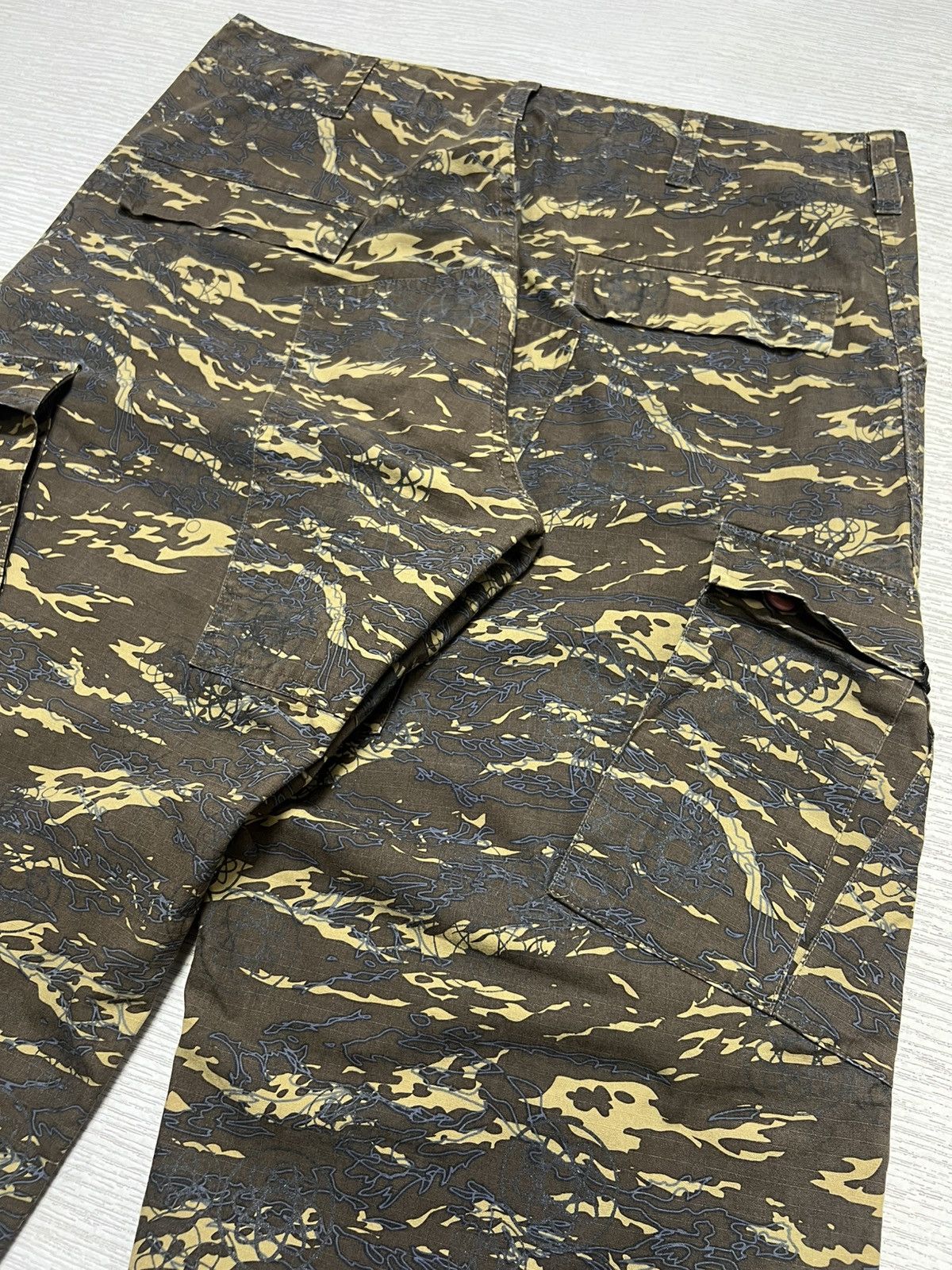 Futura Futura Laboratories - AOP Tiger Camouflage Cargo Pants Size US 34 / EU 50 - 11 Thumbnail