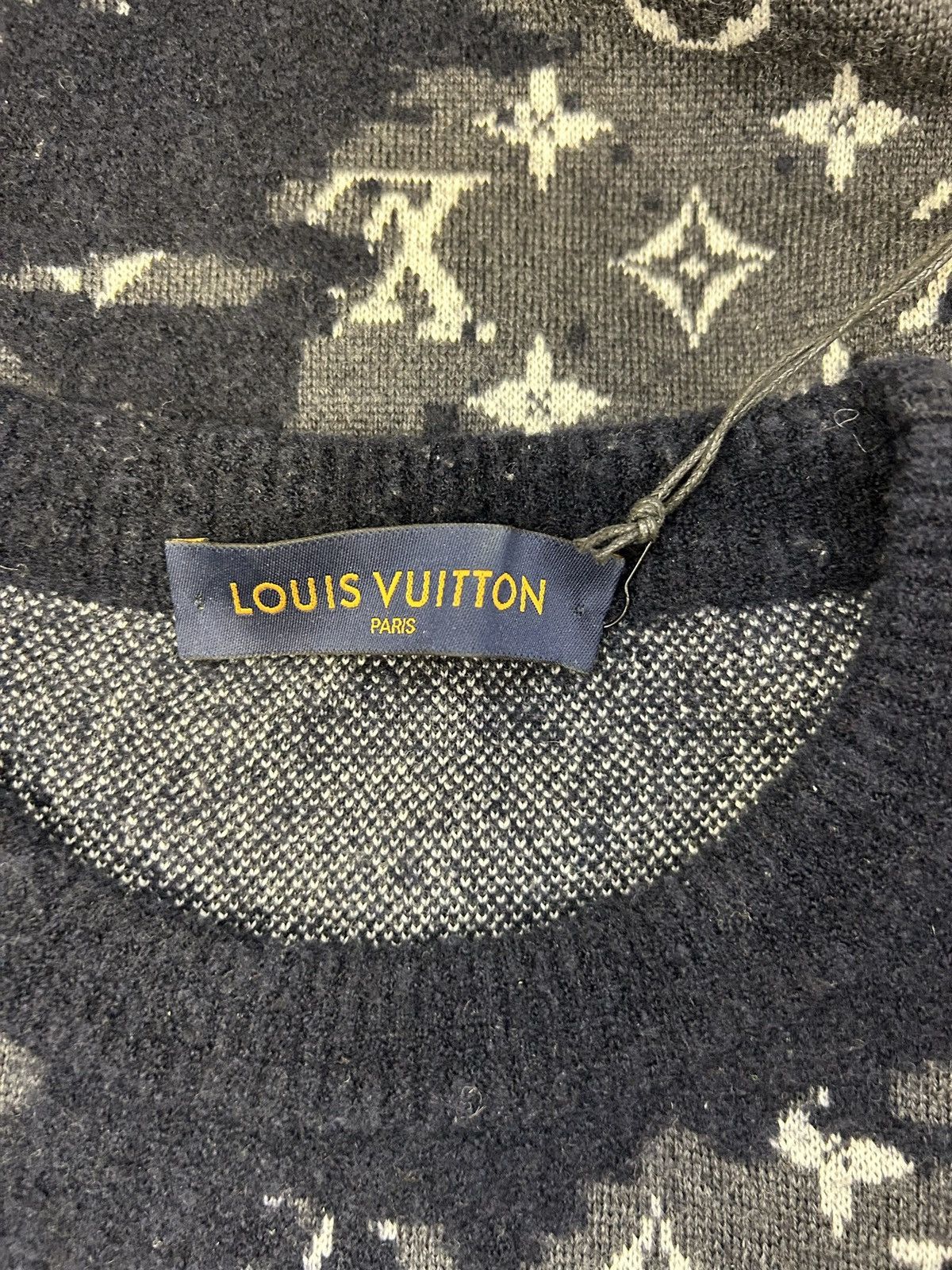 Louis Vuitton LOUIS VUITTON DISTRESSED FLOCK MONOGRAM LOGO Size US L / EU 52-54 / 3 - 4 Thumbnail