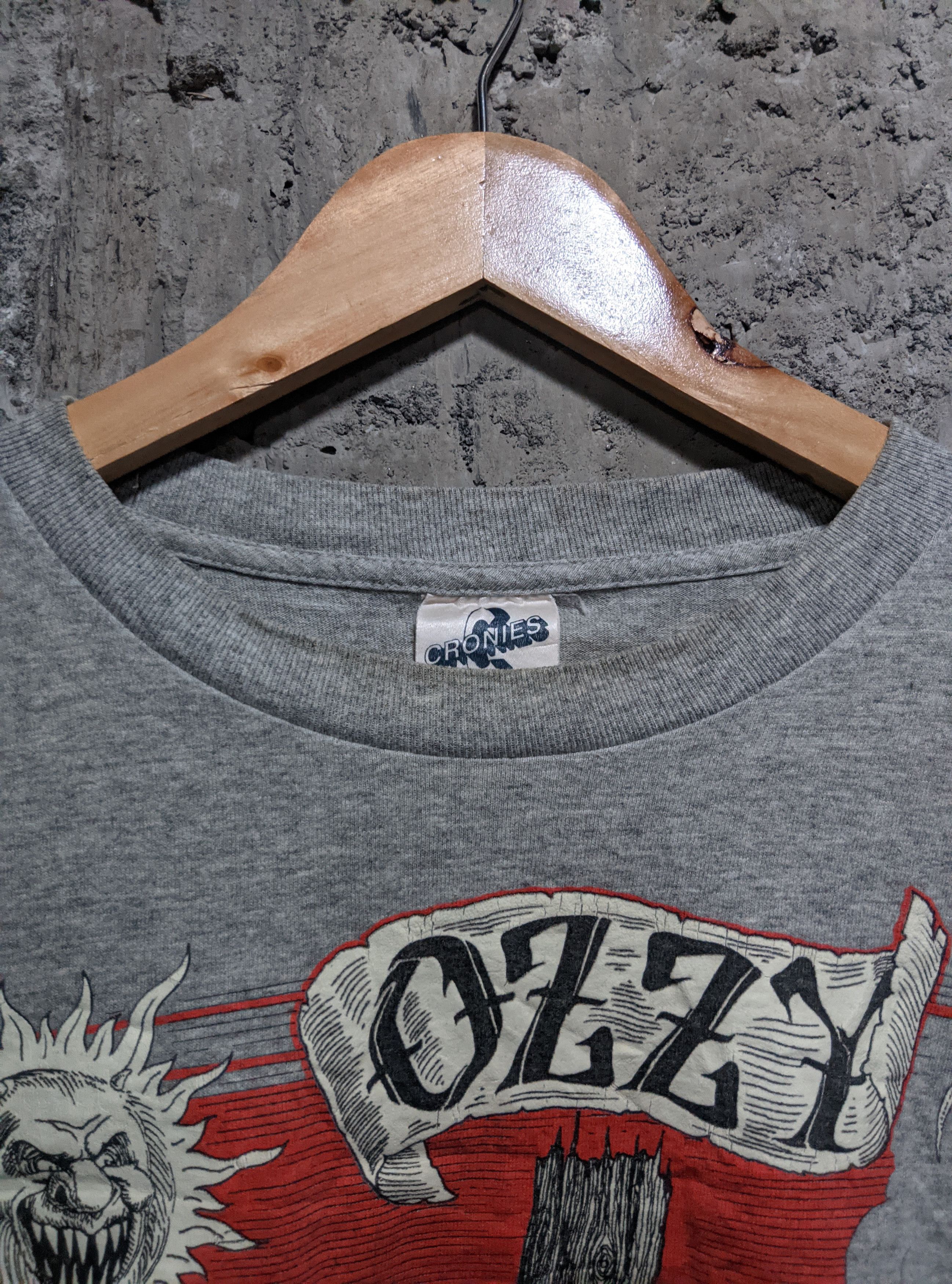 Vintage Vintage 90s ozzy Osbourne crucifix metal glow in the dark Size US XL / EU 56 / 4 - 4 Thumbnail