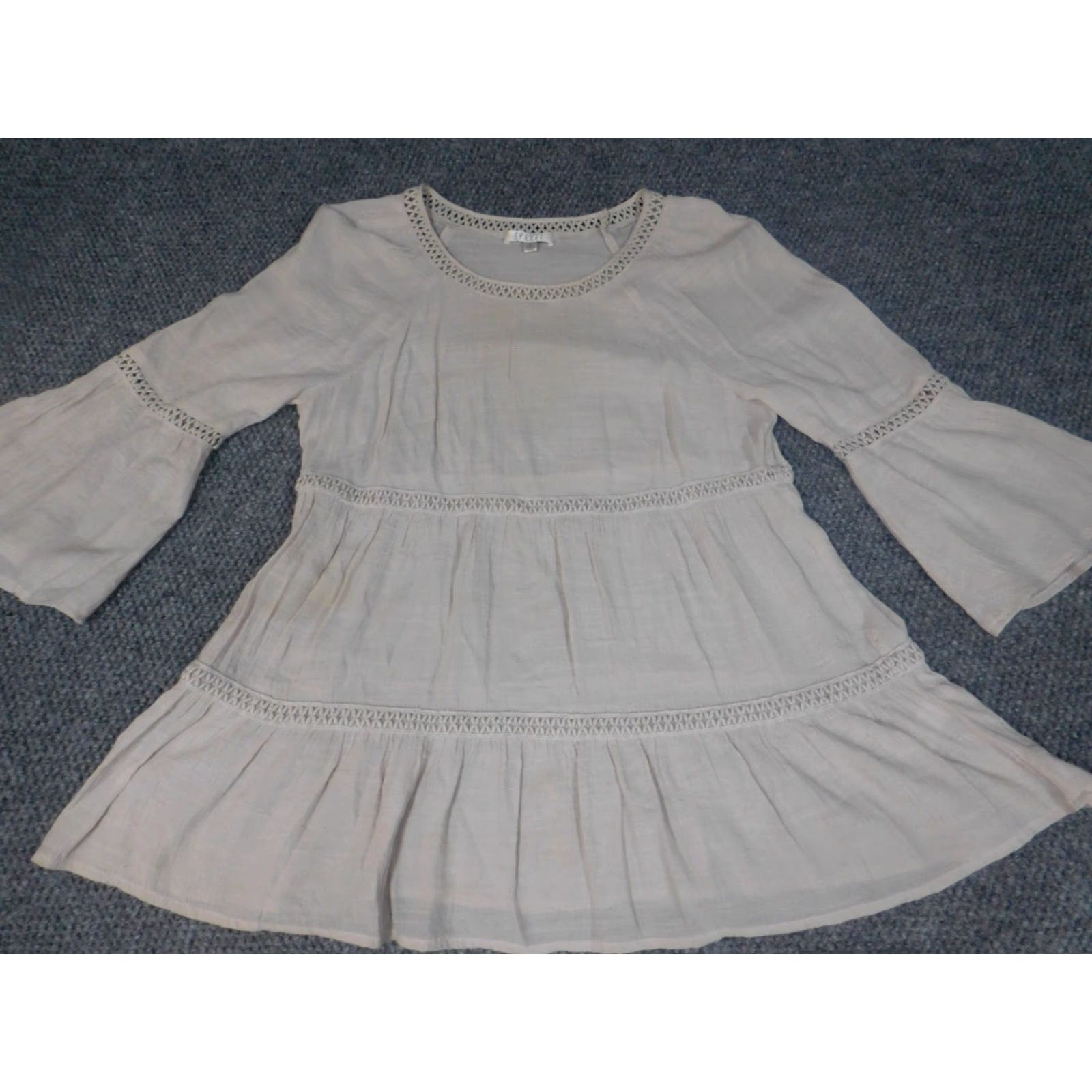 Vintage Spense Blouse Shirt Womens S Beige 3/4 Sleeve Round Neck Pullover Ruffle Bell Stretch Casual Size S / US 4 / IT 40 - 2 Thumbnail
