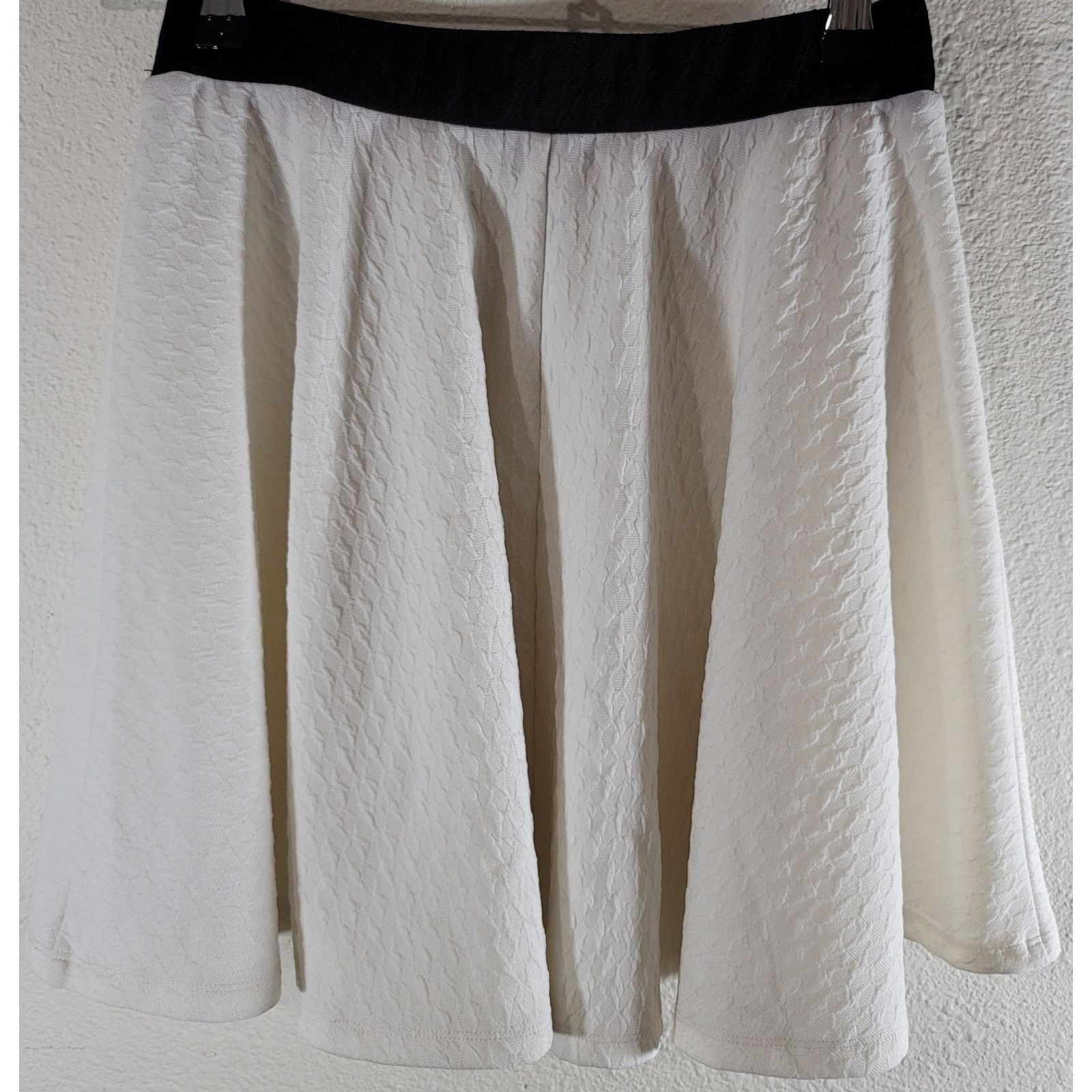 Other Olsenboye Cream With Black Waistband A-Line Mini Skirt M Size 26" / US 2 / IT 38 - 2 Thumbnail