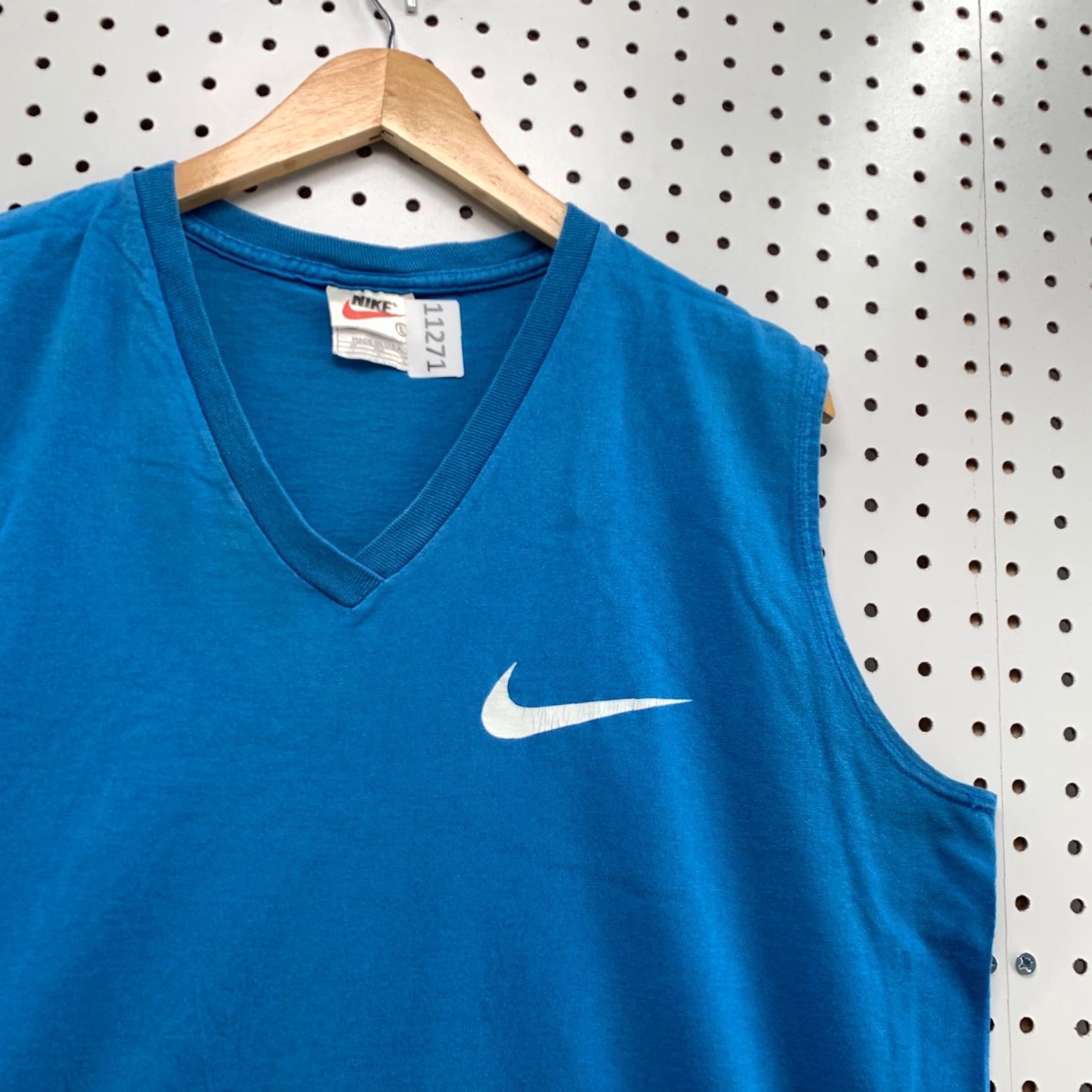 Nike VINTAGE Nike Shirt 90s Adult Large Blue White Swoosh Sleeveless Made In USA 22x29.5 Mens Size US L / EU 52-54 / 3 - 5 Thumbnail