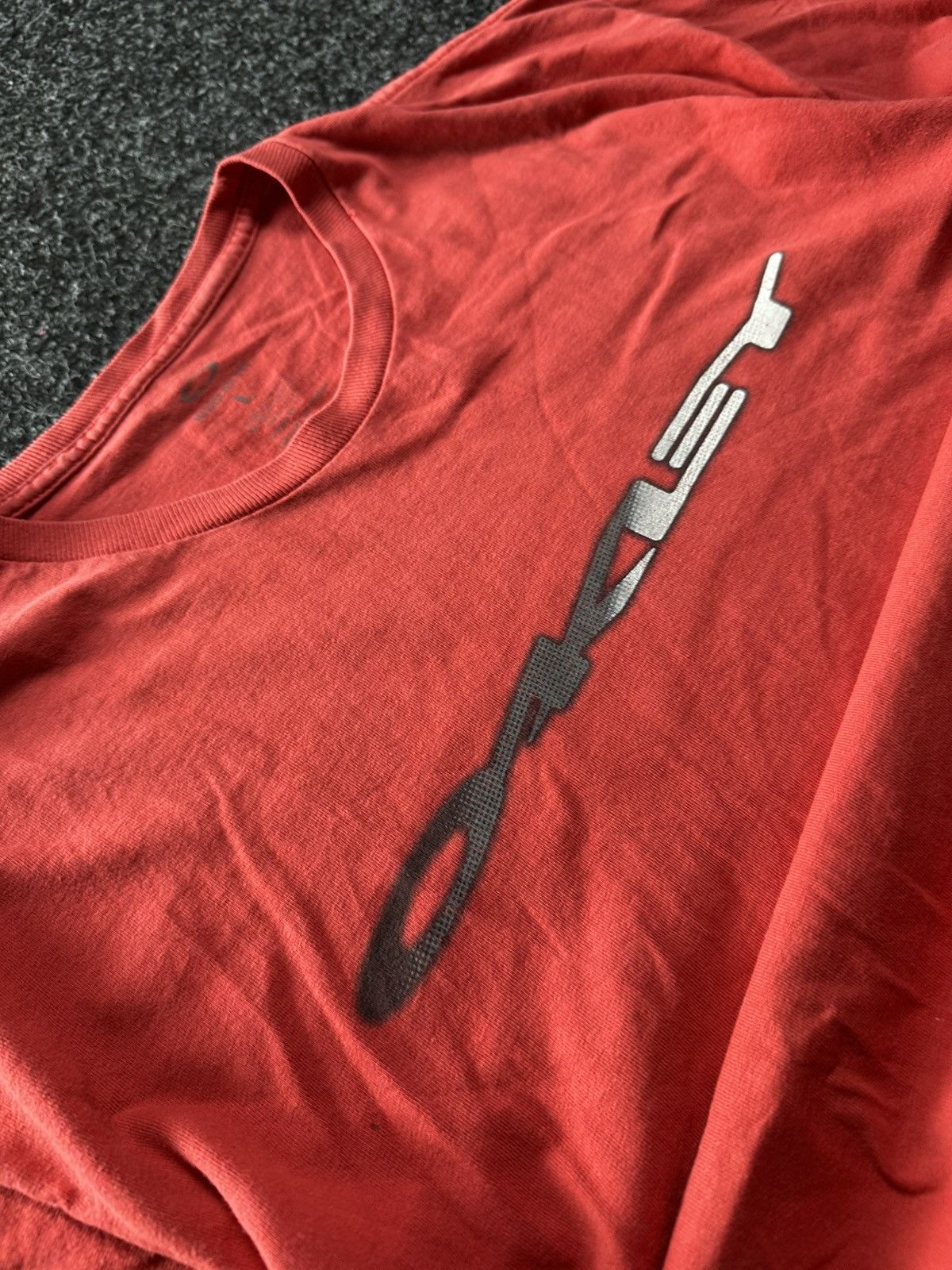 Oakley × Vintage 🚨 RARE OAKLEY CENTER LOGO BOXY FIT VINTAGE TEE Y2K OUTDOOR Size US L / EU 52-54 / 3 - 5 Thumbnail