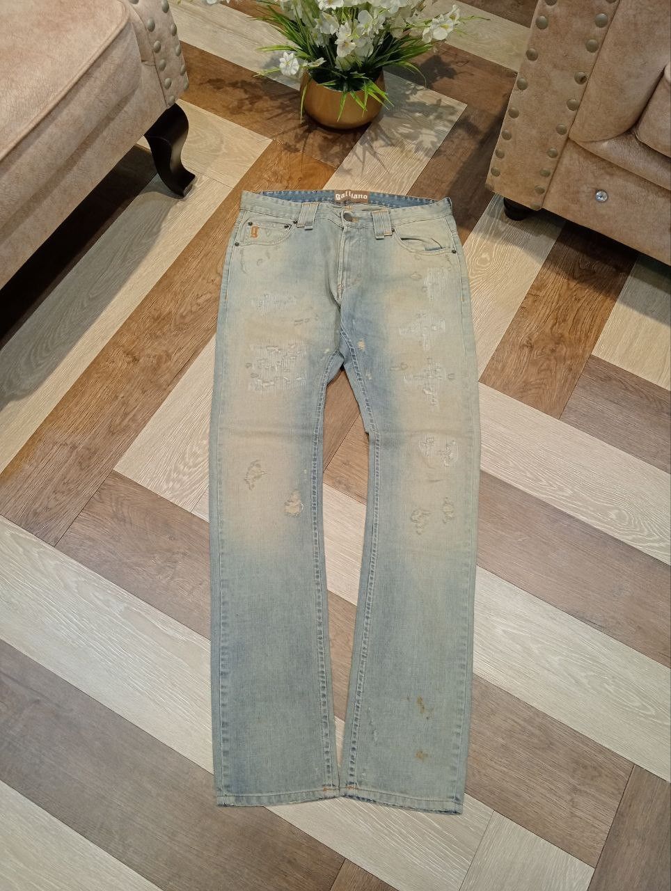 John Galliano GALLIANO ITALY BLUE DENIM SLIM DISTRESSED PANTS Size US 32 / EU 48 - 1 Thumbnail