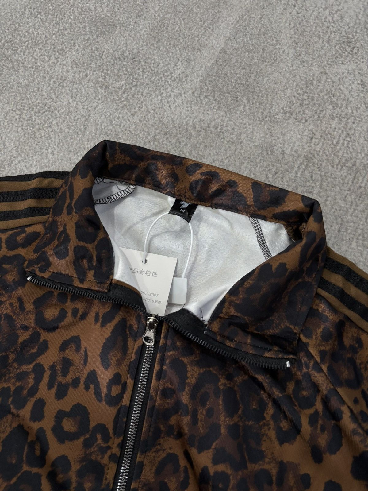 Other LEOPARD TRACKTOP 3STRIP by Double T Size US XL / EU 56 / 4 - 5 Thumbnail