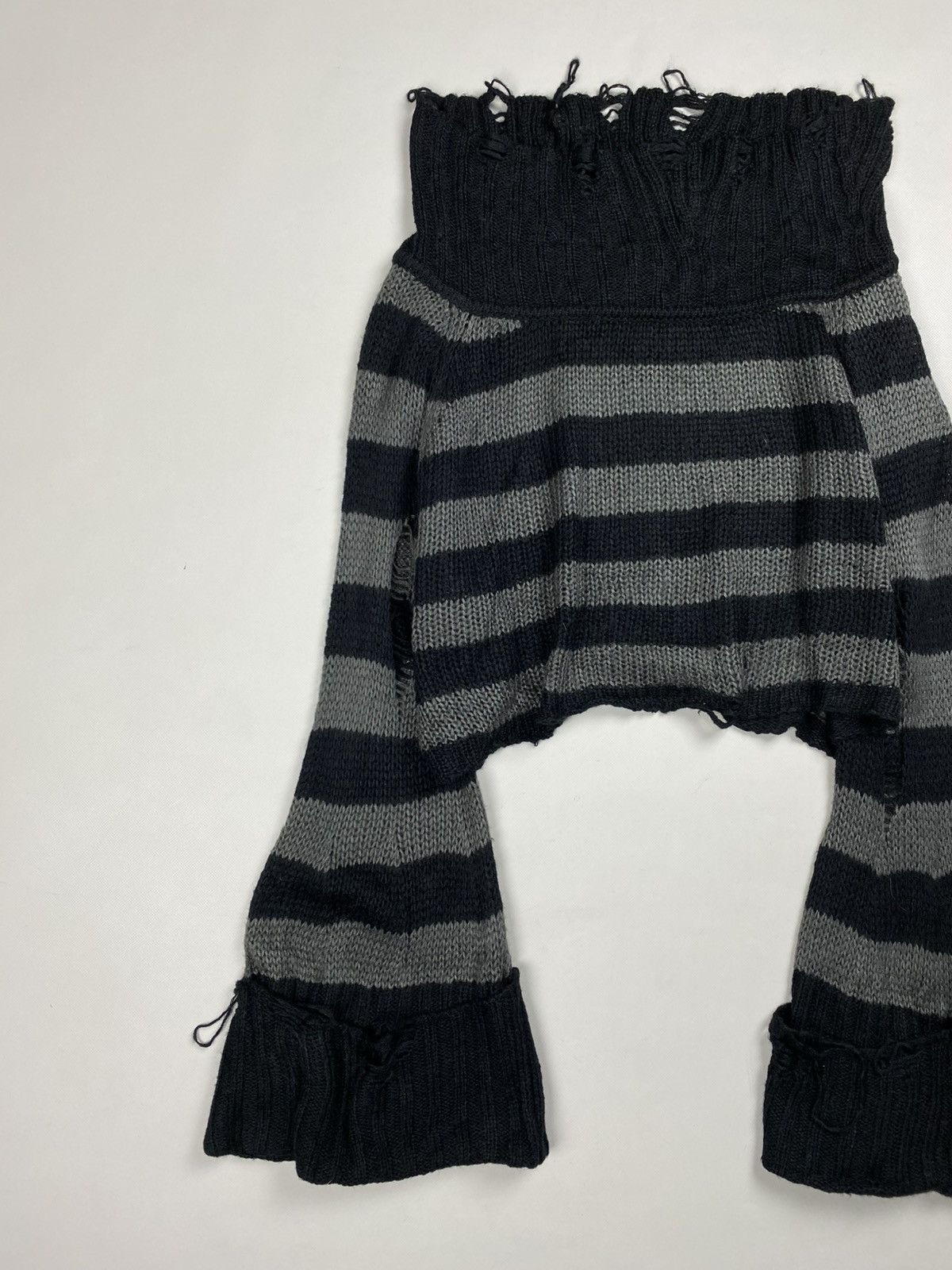 Killstar Killstar Ladies Y2K Distressed High Neck Sweater Pullover Size 4XL / US 24-26 - 2 Thumbnail