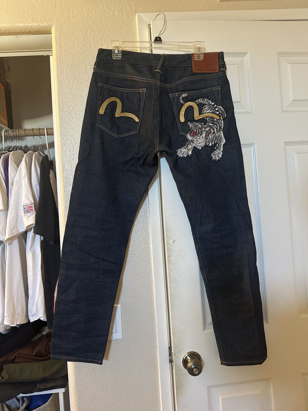 Evisu EVISU TIGER PRINT JEANS 30X34 | Grailed
