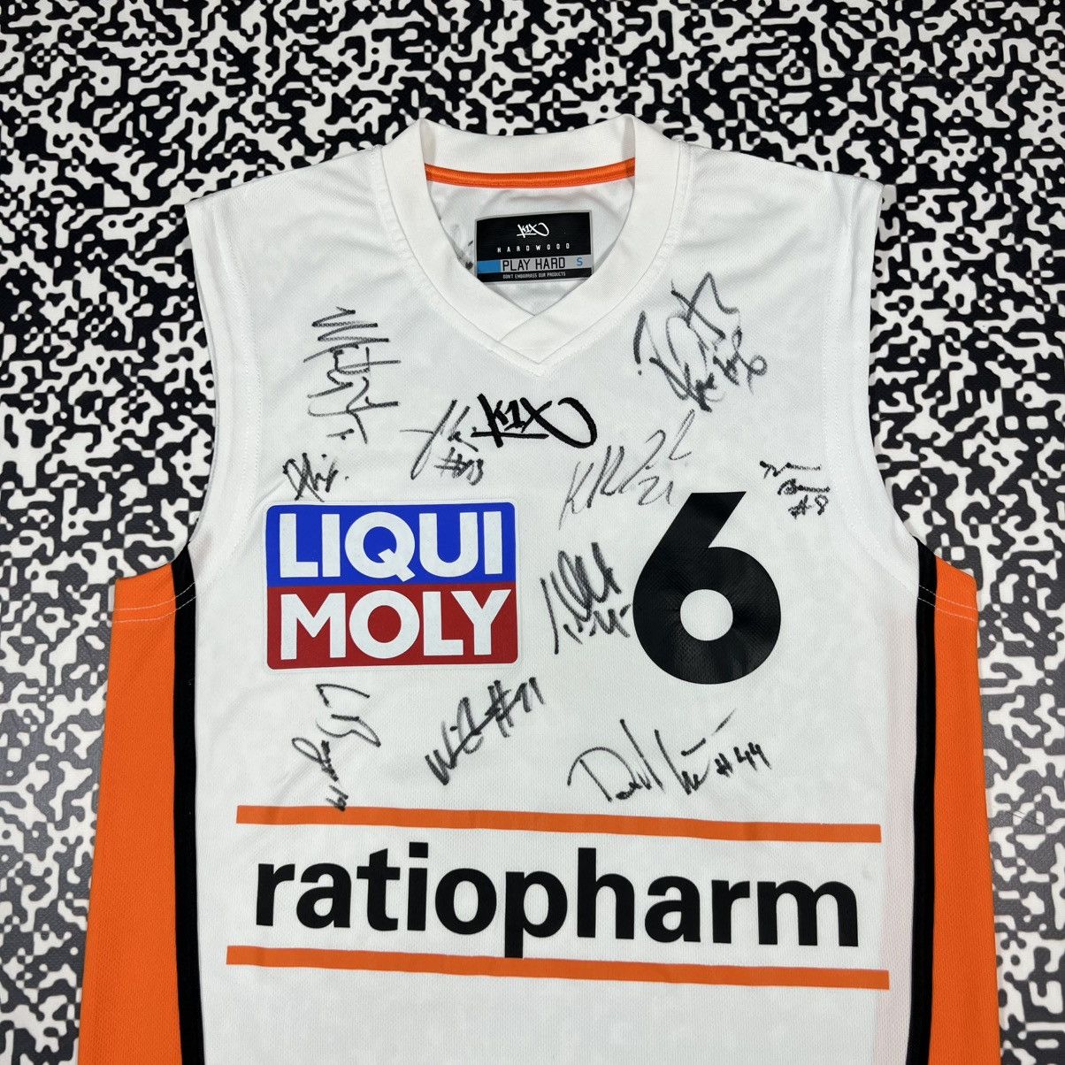 K1X Ratiopharm Ulm Jonas Signed Full Team Rare Basketball Jersey Size US S / EU 44-46 / 1 - 7 Thumbnail