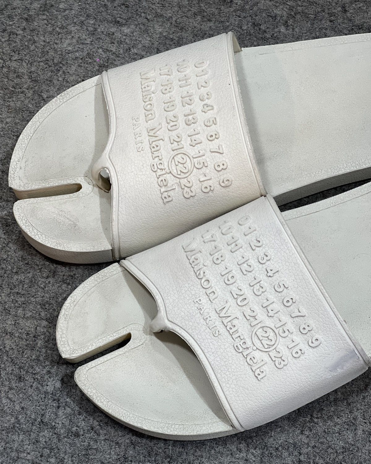 Maison Margiela Maison Margiela White Tabi Slides Sandal Size US 9.5 / EU 42-43 - 7 Thumbnail