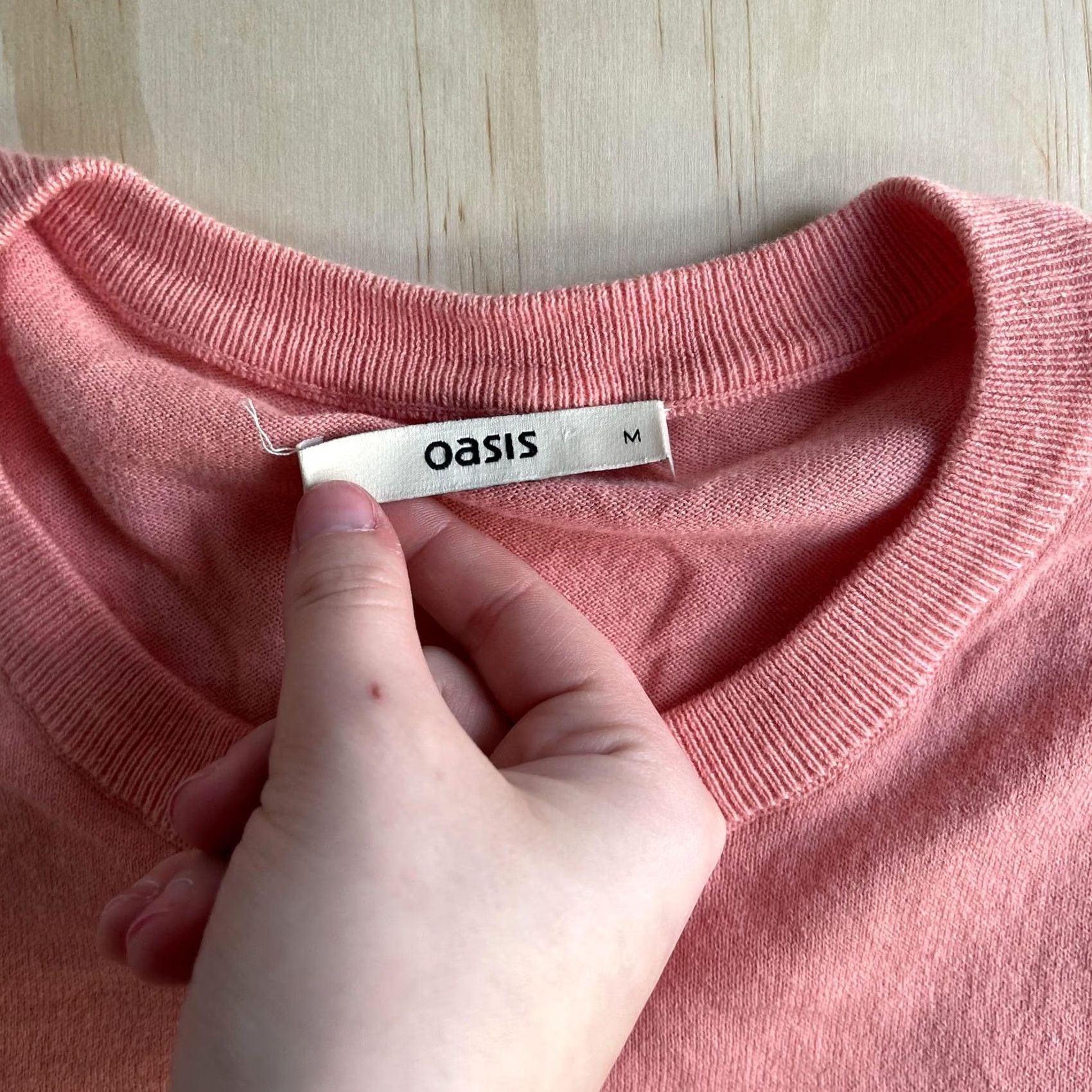 Vintage Oasis Cardigan Sweater Womens Medium Pink Button Front Lightweight Knit Shirt Size M / US 6-8 / IT 42-44 - 3 Thumbnail