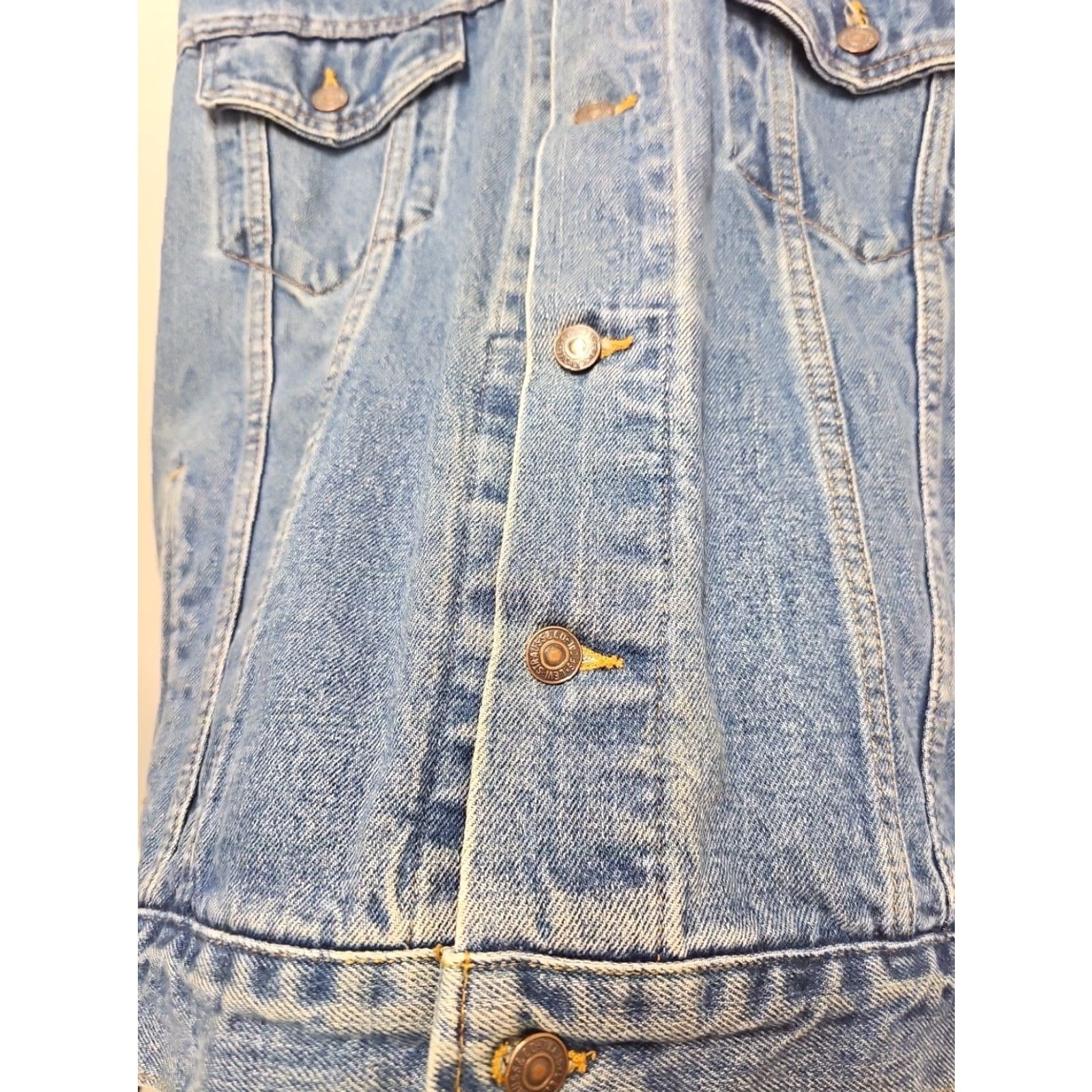 Denime VINTAGE Levi Strauss Denim Jean Trucker Jacket Blue 70507-4890 USA Made Size LG Mens Jacket Size US 33 - 5 Thumbnail