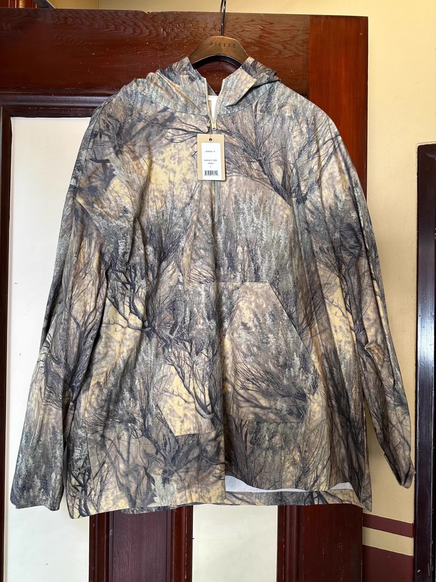 Yeezy YEEZY Season 4 Camo Pullover Windbreaker Ｑ25 Size US L / EU 52-54 / 3 - 1 Thumbnail