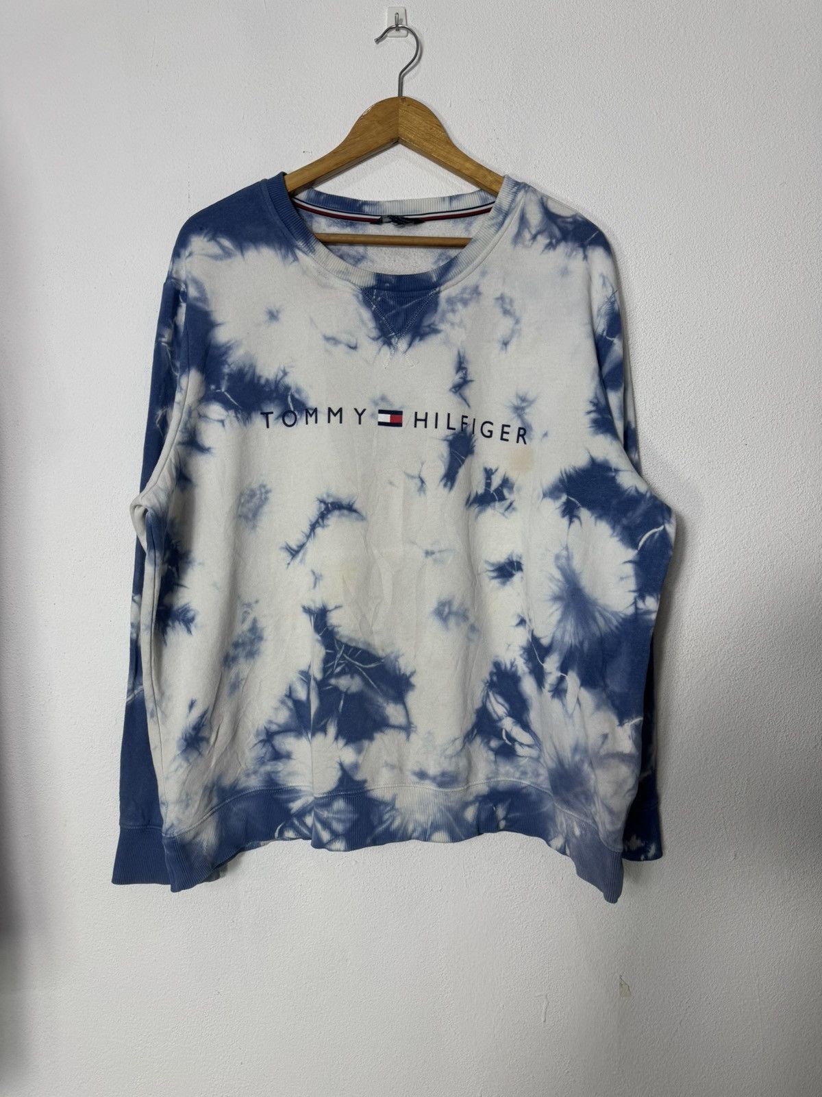Tommy Hilfiger Tommy hilfiger tie dye sweatshirt Size XXL / US 16-18 / IT 52-54 - 1 Thumbnail