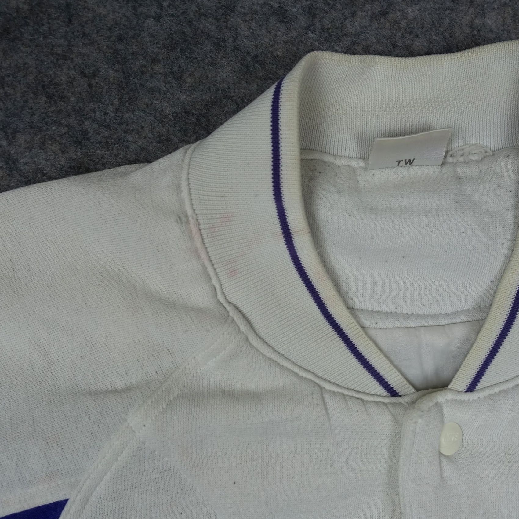 Nike VINTAGE Nike Jacket Mens M White Bomber Varsity Sweatshirt 1980s M Jacket USA 80s Mens Size US M / EU 48-50 / 2 - 7 Thumbnail