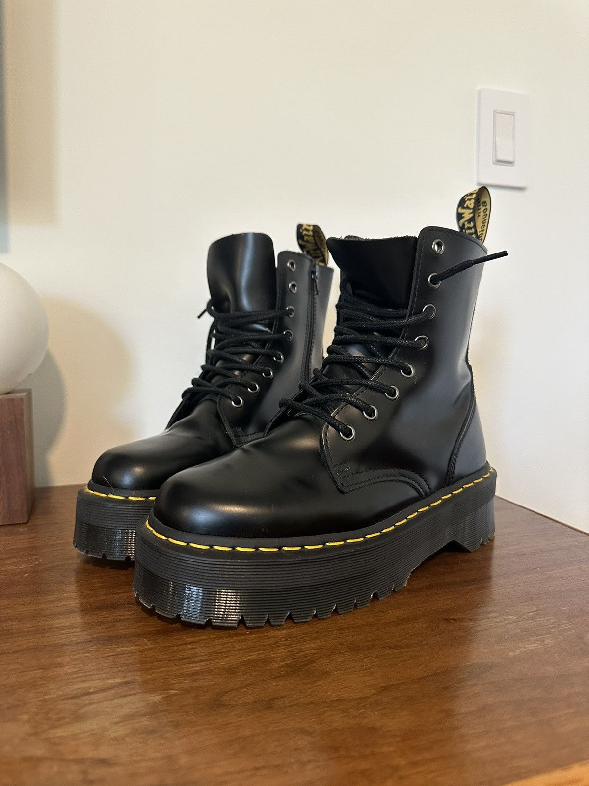 Good Platform doc martens size 7