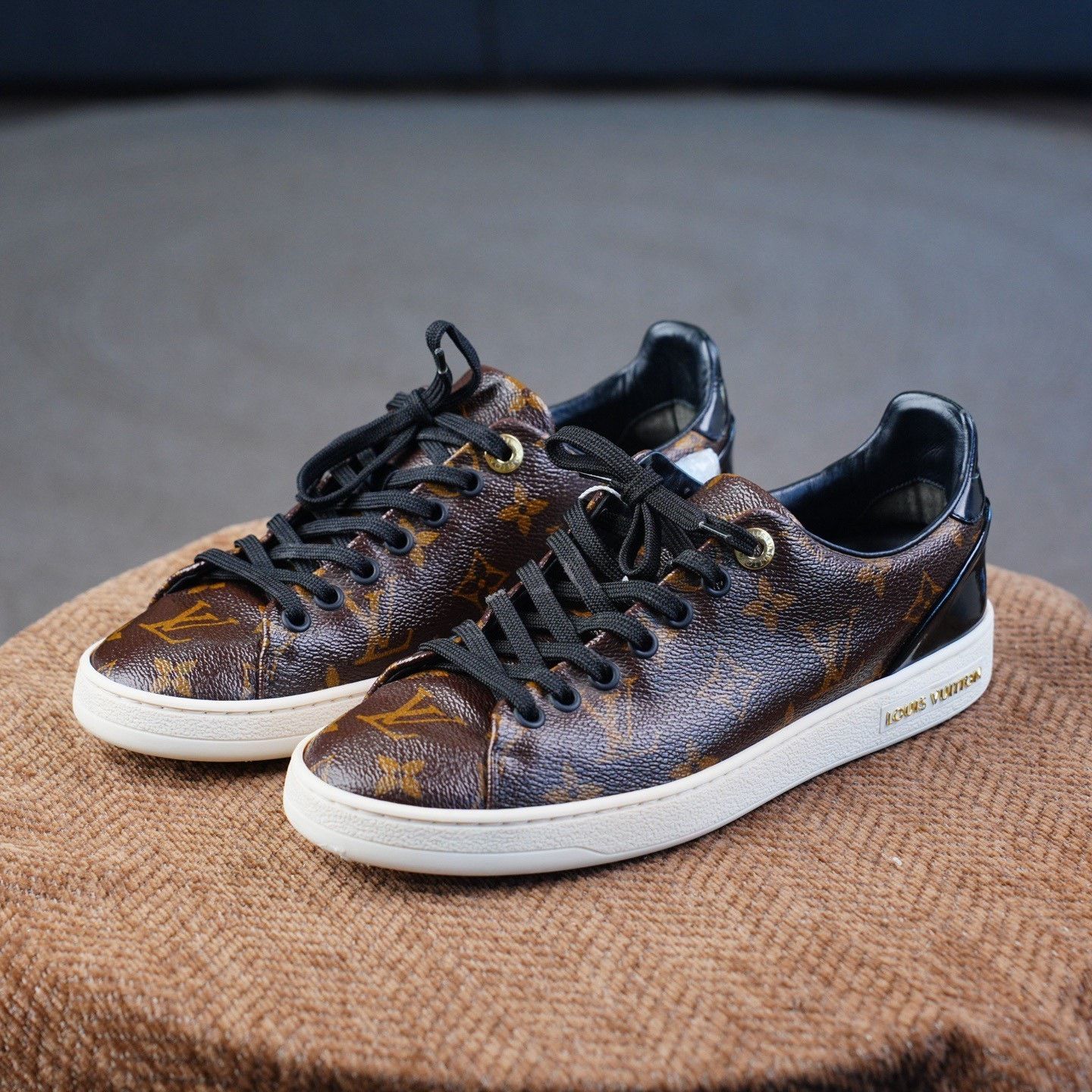 Louis Vuitton Louis Vuitton Casual Black Lowtop Sneakers us_6-5 Women Size US 6.5 / IT 36.5 - 1 Thumbnail