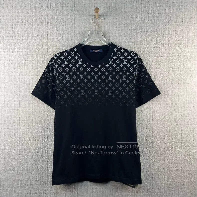 Louis Vuitton Louis Vuitton Logo Gradient Casual Round Neck Short Sleeve Size US M / EU 48-50 / 2 - 1 Thumbnail