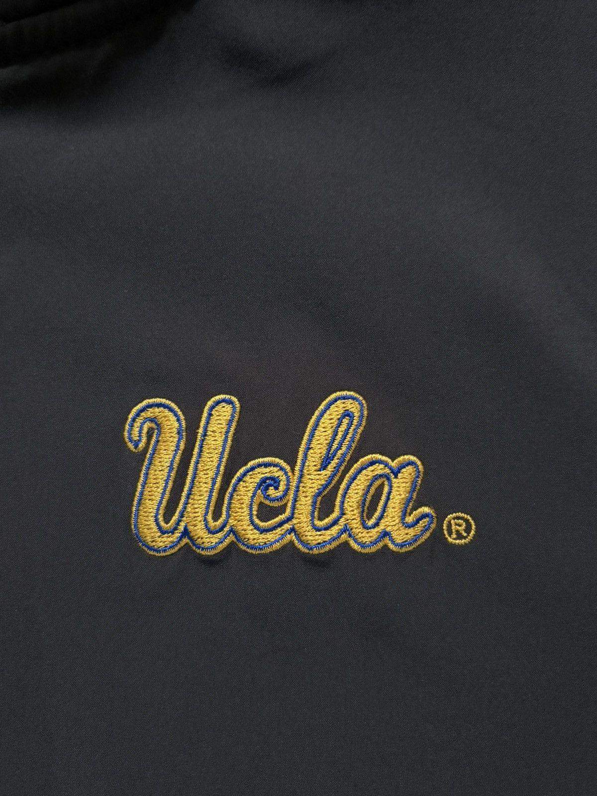 Vintage 00’s UCLA Bruins Full Zip Up Fleece Jacket Size US S / EU 44-46 / 1 - 5 Thumbnail