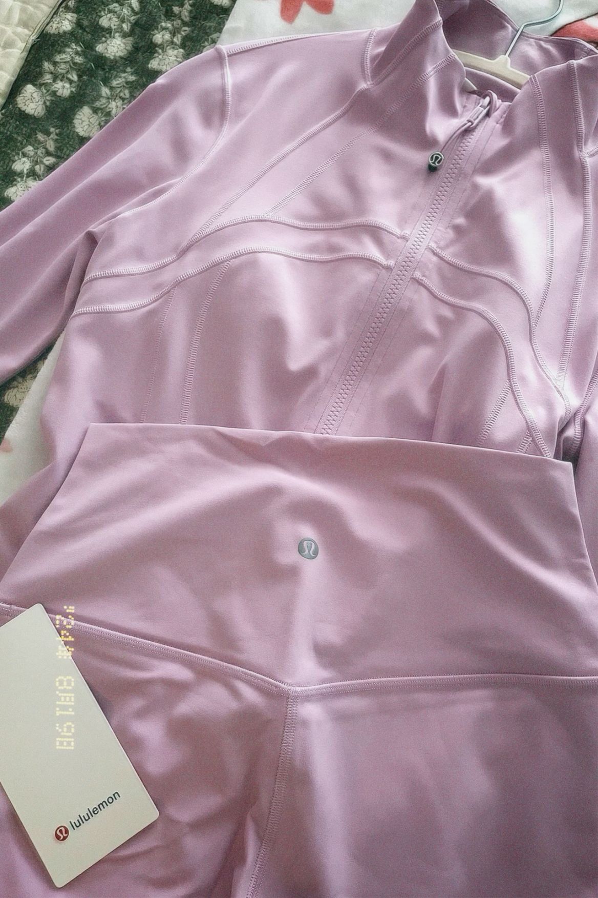 Lululemon lululemon lavender set limited edition Size S / US 4 / IT 40 - 2 Thumbnail