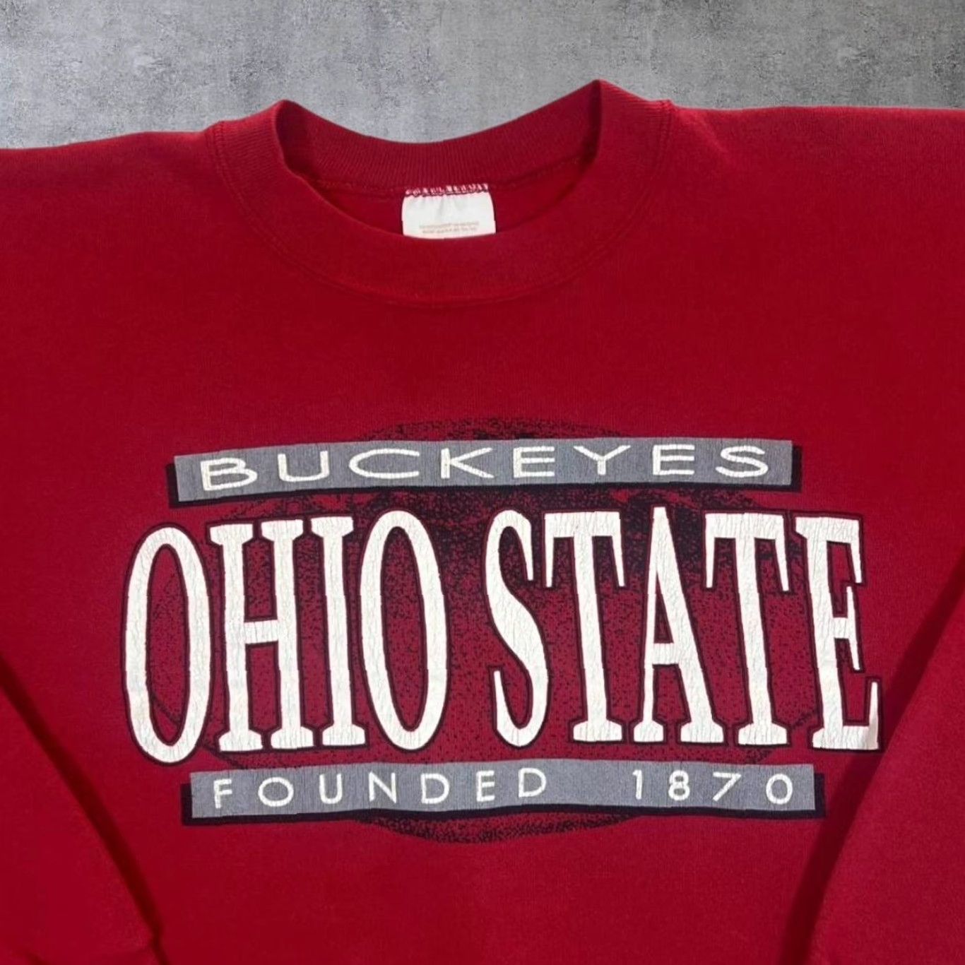 Tultex VINTAGE Ohio State Buckeyes Graphic Red Sweatshirt M Mens Long Sleeve Pullover Size M Big Spellout Front 90s Size US M / EU 48-50 / 2 - 3 Thumbnail