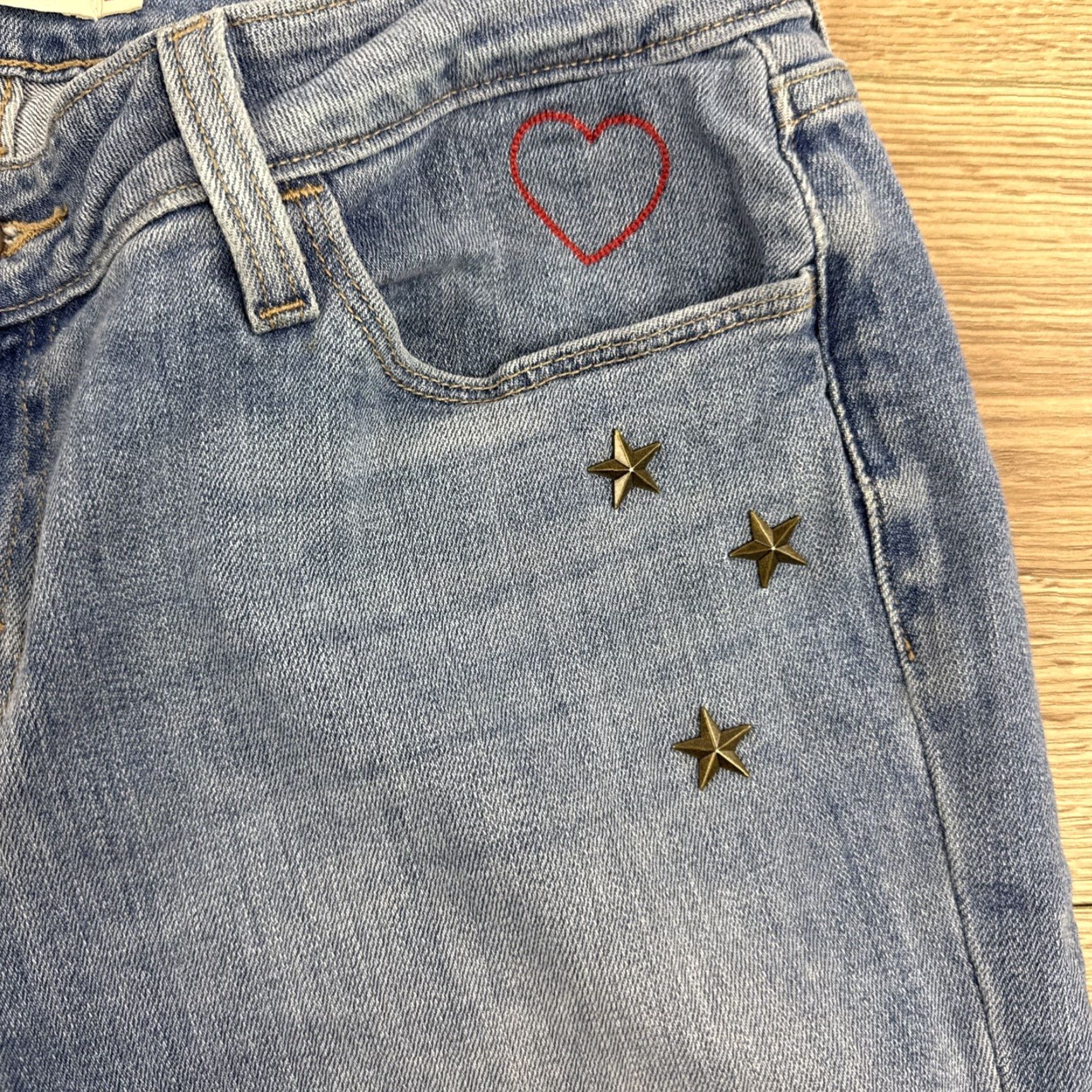 Levi's Levi's 535 Super Skinny Crop Jeans Stars Hearts Distressed Cropped Raw Hem 29 Size 29" - 3 Thumbnail