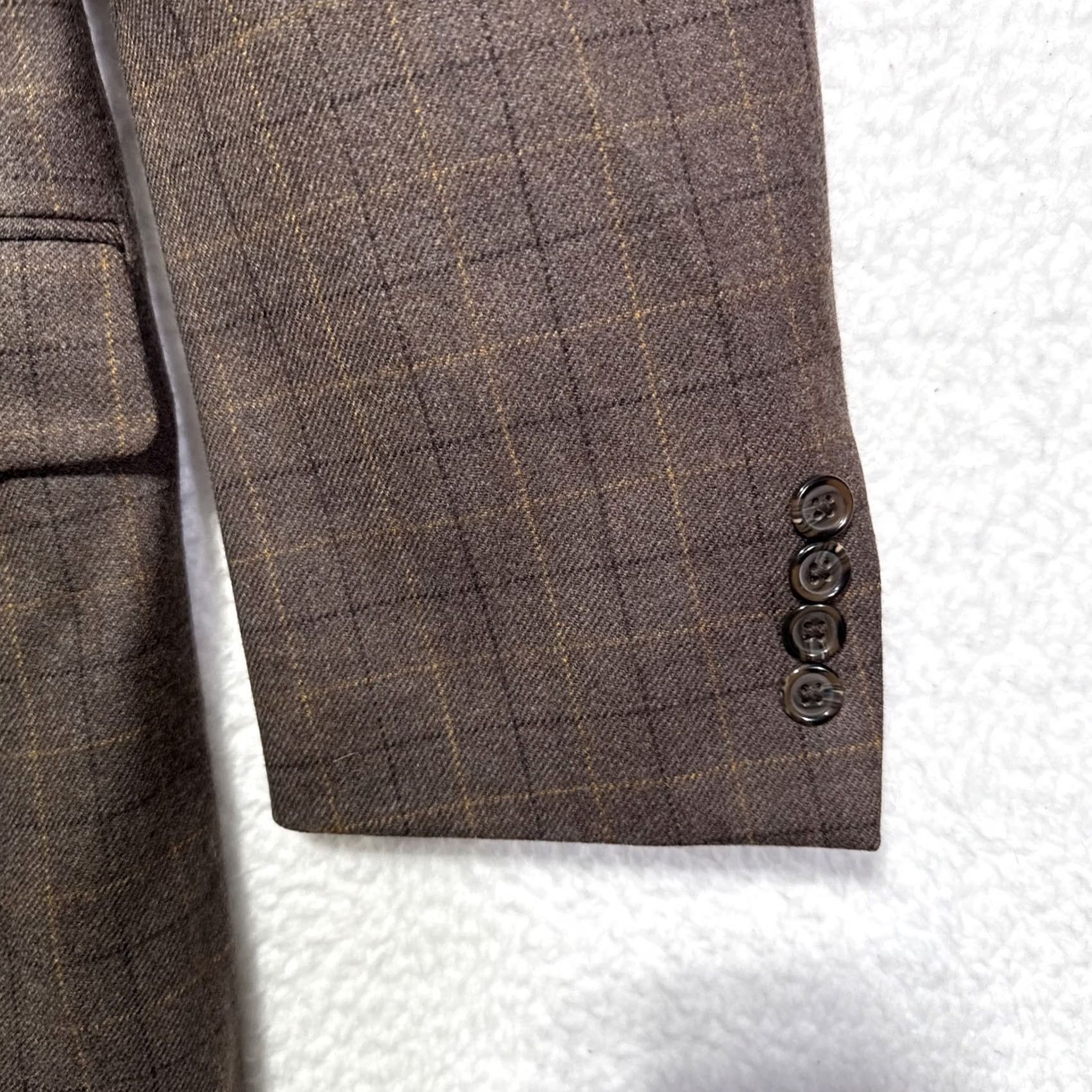 Jos. A. Bank Jos. A. Bank Brown Plaid Wool Blazer 46 Long Traditional Fit Two-Button Notch Lapel Jacket Blazer Men Modern Formal Jacket Only Regular Size XS-?? Size 46R - 2 Thumbnail