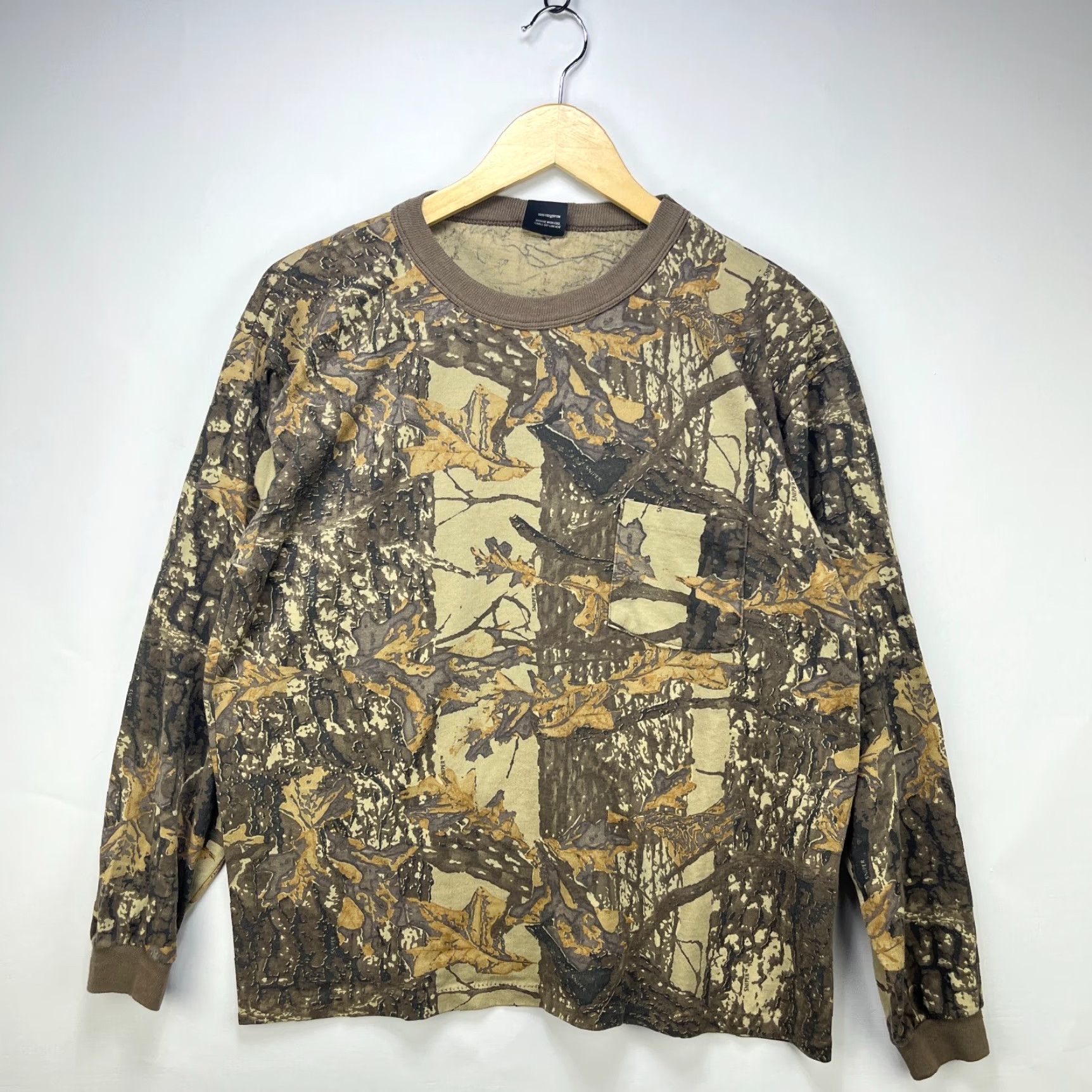 Realtree VINTAGE Realtree Camo Long Sleeve Shirt Large Made in USA Men's T-Shirt, Green, 80s, 90s? Size US L / EU 52-54 / 3 - 2 Thumbnail