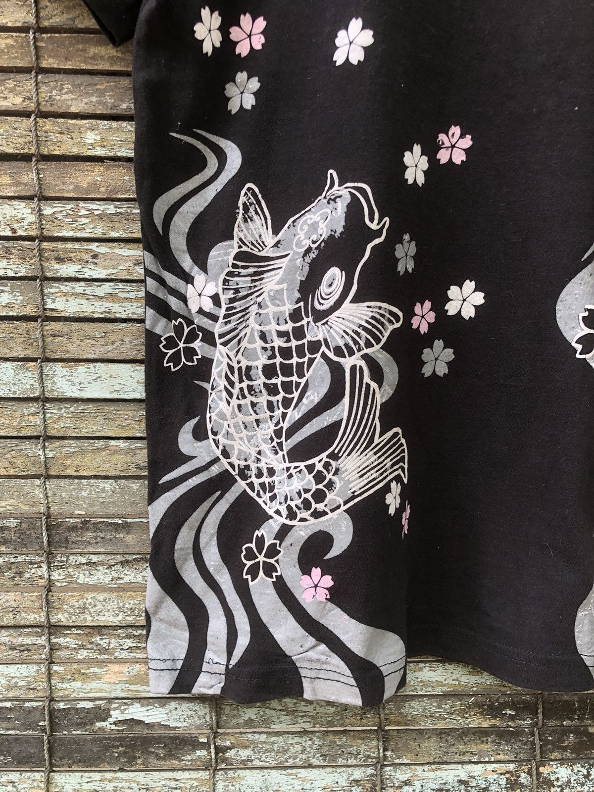 Japanese Brand × Toyo Enterprises × Vintage Vintage 90s Japanese Brands Sukajan Koi Fish Tshirt Size US L / EU 52-54 / 3 - 6 Thumbnail