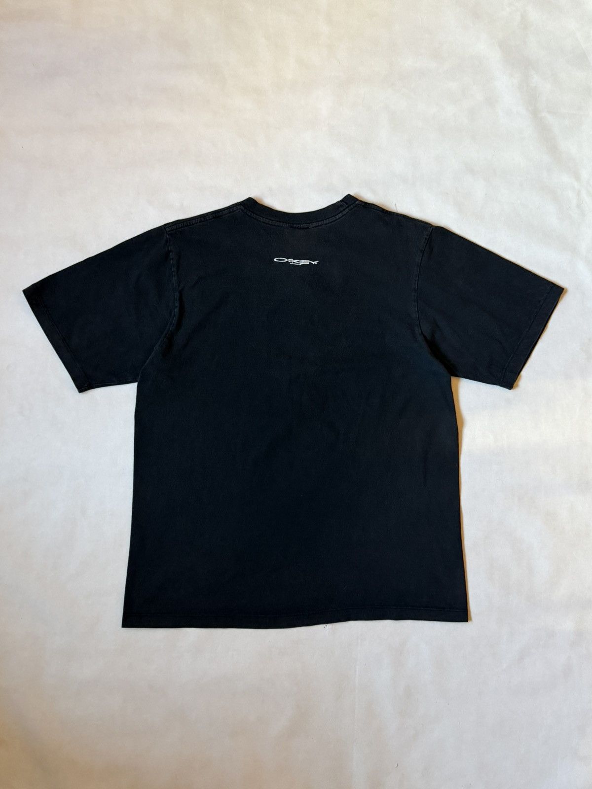 Oakley Oakley Surfing Board Vintage Faded T Shirt Genuine Software Size US L / EU 52-54 / 3 - 2 Thumbnail