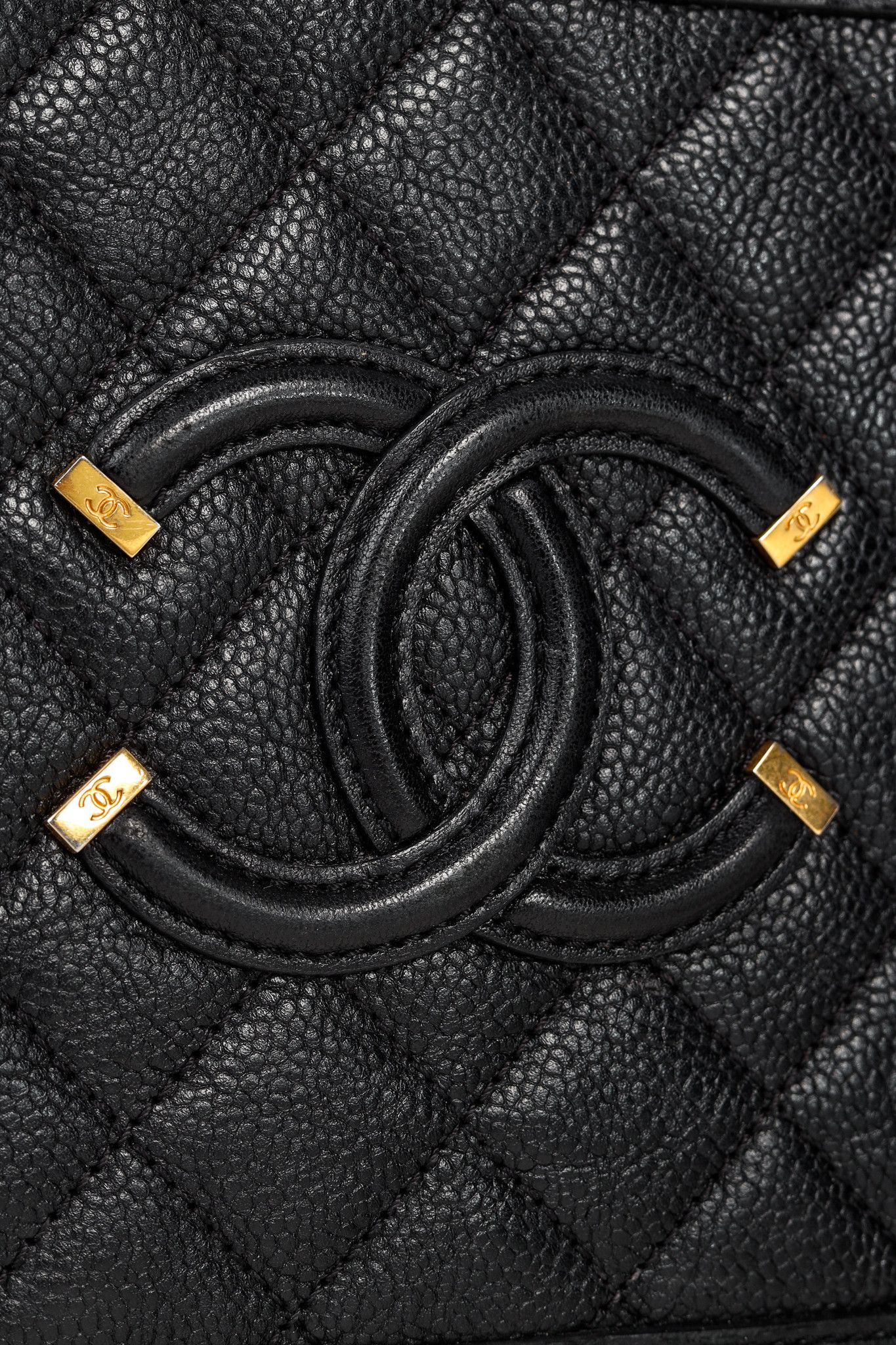 Chanel Chanel Filigree Medium Black Caviar Quilted CC Vanity Case Size ONE SIZE - 9 Thumbnail