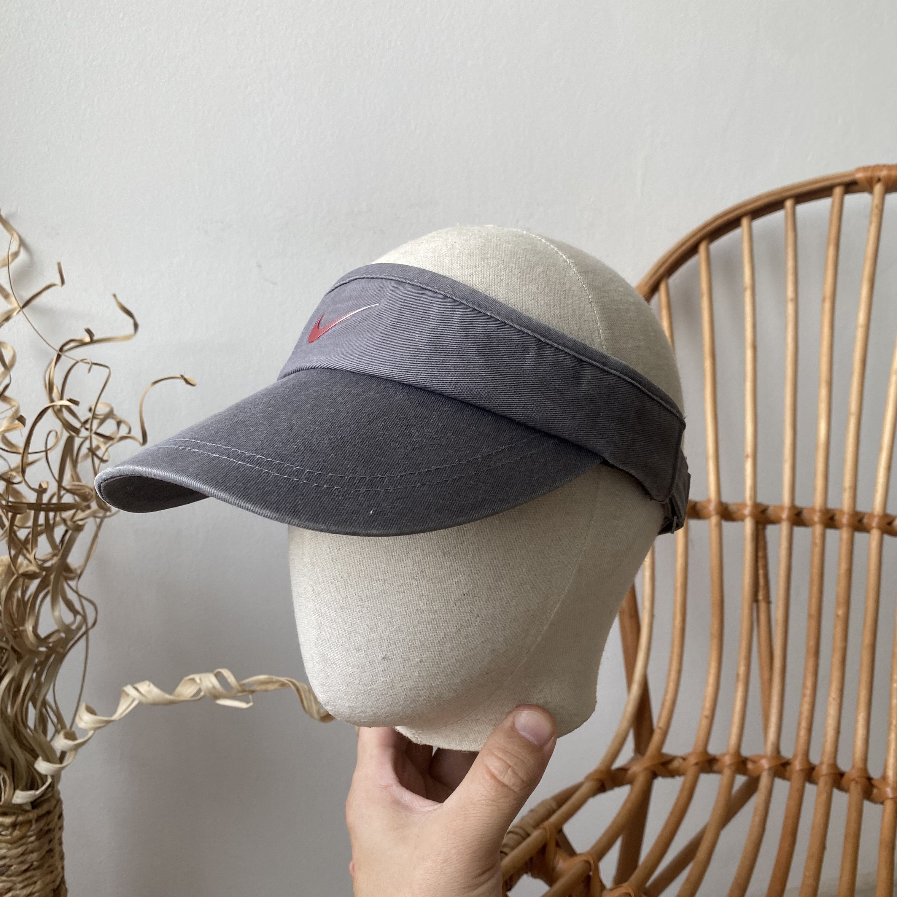 Nike Vintage Visor Nike Cap Tennis Golf Center Swoosh Logo Size ONE SIZE - 1 Thumbnail