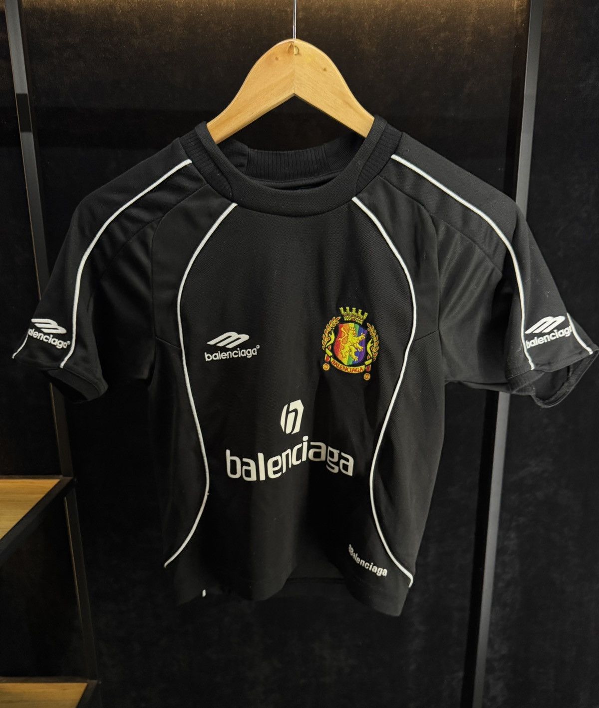 Balenciaga Lion Crest Cropped Soccer Jersey Winter 23 Size M / US 6-8 / IT 42-44 - 1 Thumbnail