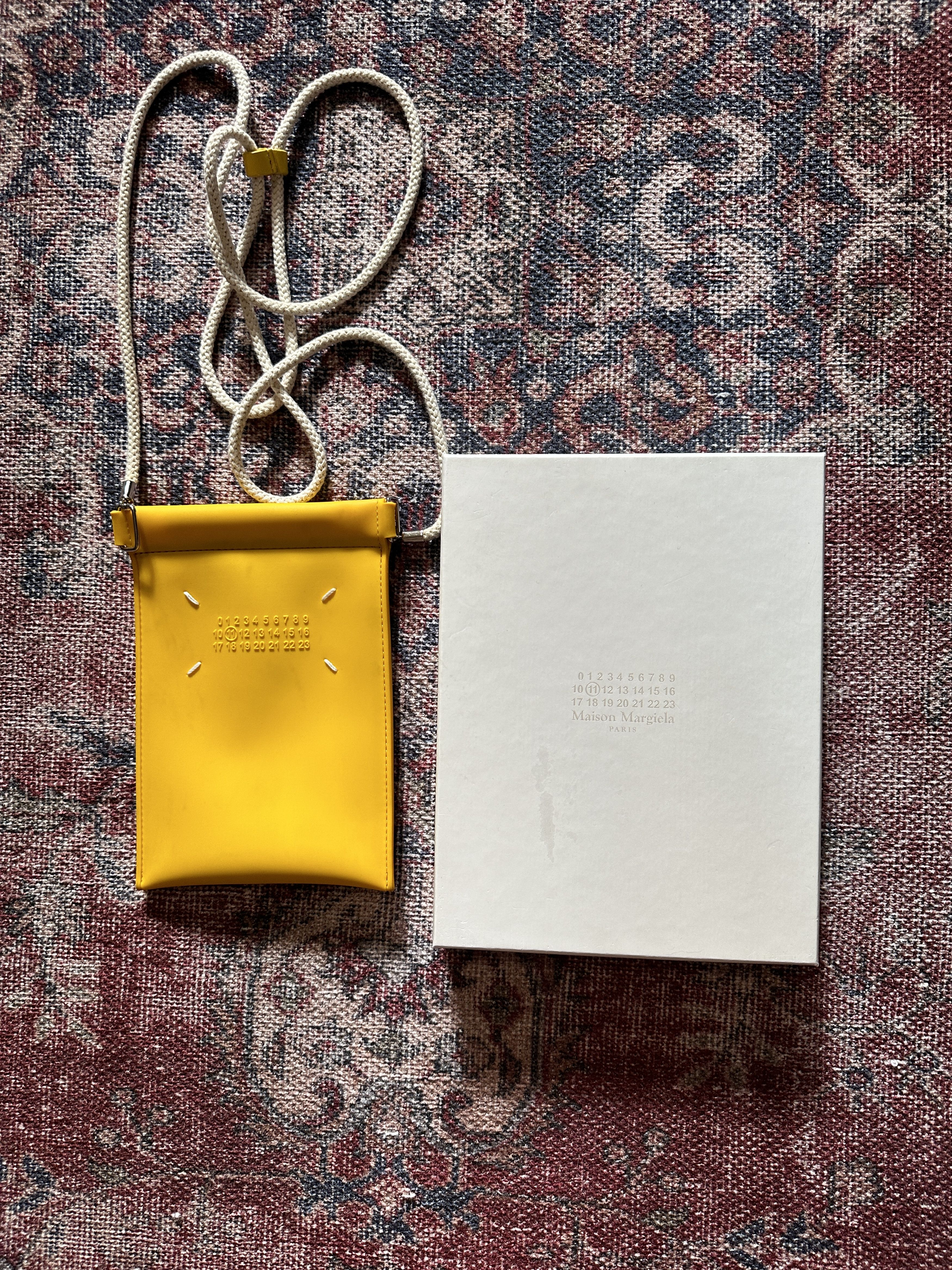 Maison Margiela Maison Margiela Logo Rubber Phone Pouch Case In Yellow Size ONE SIZE - 9 Thumbnail