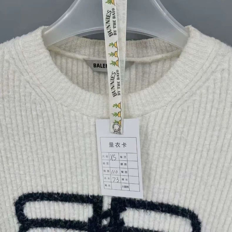 Balenciaga Balenciaga BB White Teddy Sweater 2502-Nextarrow Size US XS / EU 42 / 0 - 6 Thumbnail