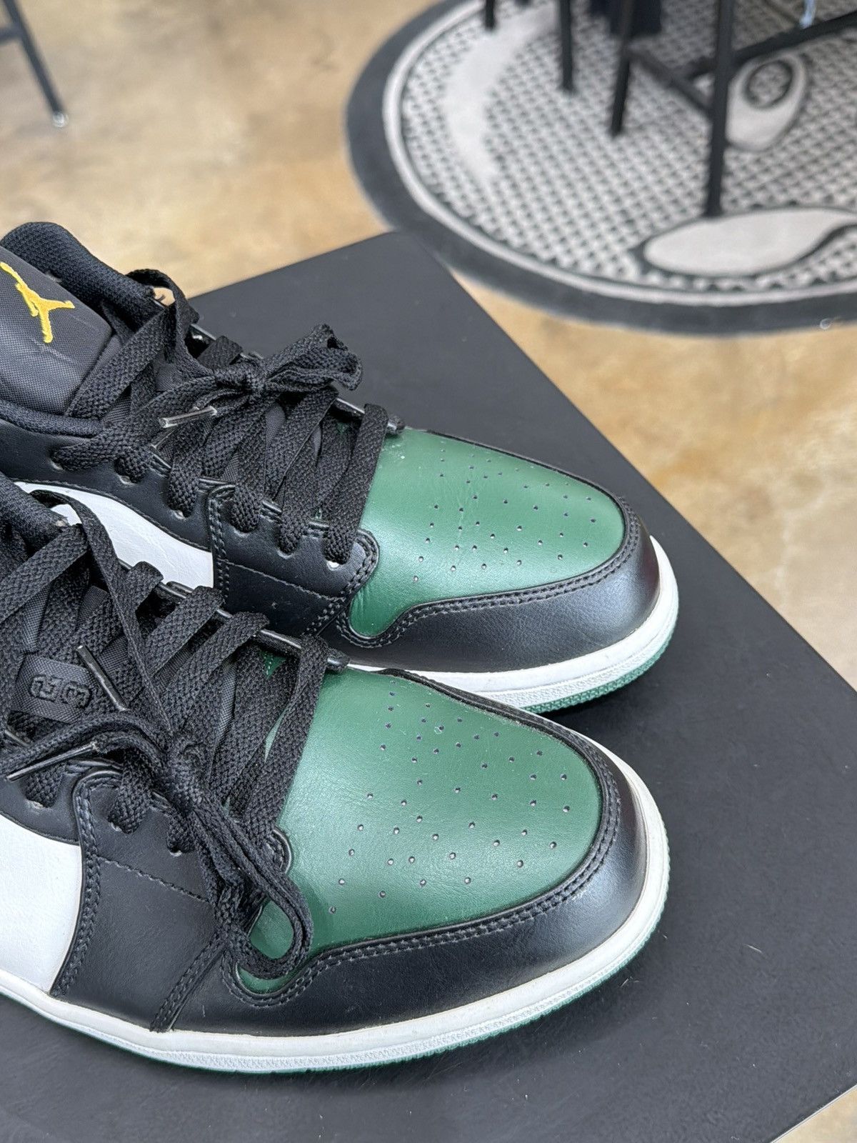 Jordan Brand Air Jordan 1 Low Green Toe Size 12 (2021) Size US 12 / EU 45 - 8 Thumbnail