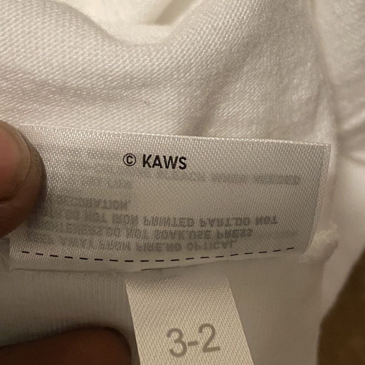 Kaws × Uniqlo Kaws X Uniqlo Pink BFF Tee White Size US XL / EU 56 / 4 - 9 Thumbnail