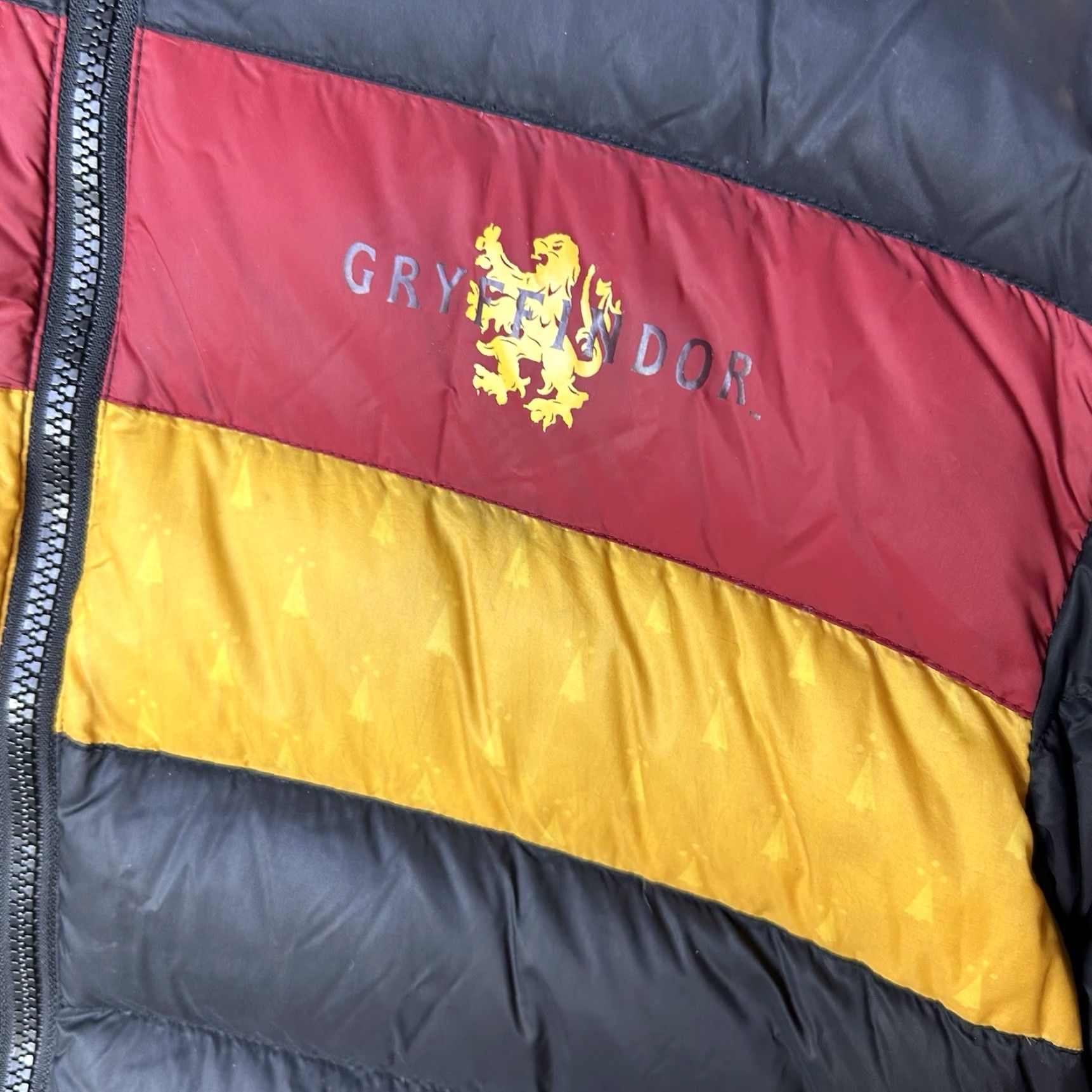 Vintage **Harry Potter 700 Down Fill Puffer Jacket Hooded Medium M** User: **700 Down Fill Harry Potter Hooded Puffer Jacket Medium M** Size US M / EU 48-50 / 2 - 5 Thumbnail
