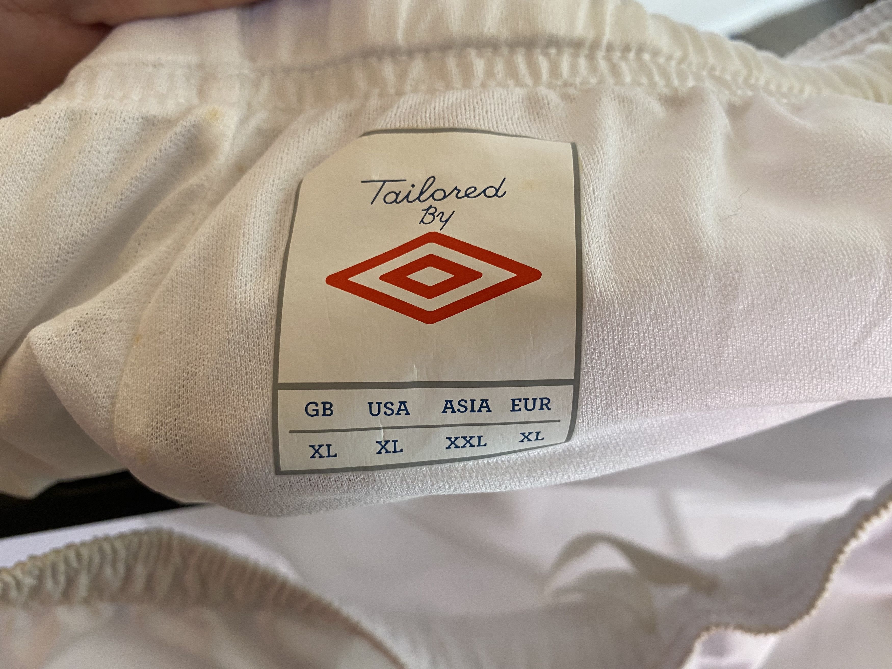 Nike MANCHESTER CITY 2012 2013 HOME FOOTBALL SOCCER SHORTS UMBRO Size US 34 / EU 50 - 5 Thumbnail