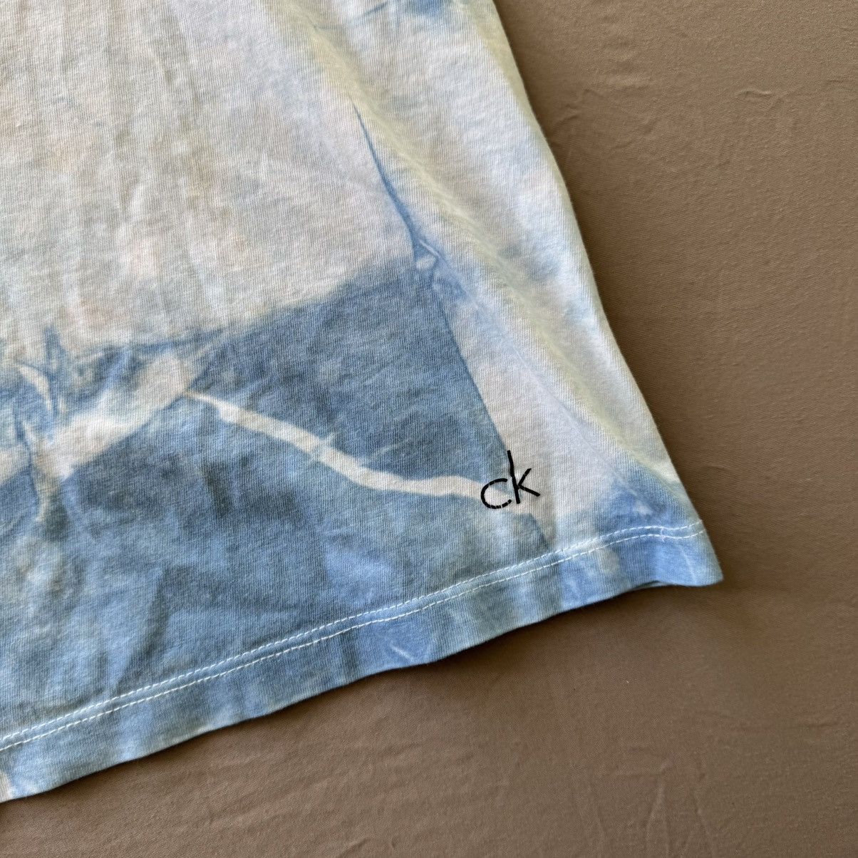 Calvin Klein Calvin Klein Short Sleeve Tie Dye Tee Size US M / EU 48-50 / 2 - 5 Thumbnail
