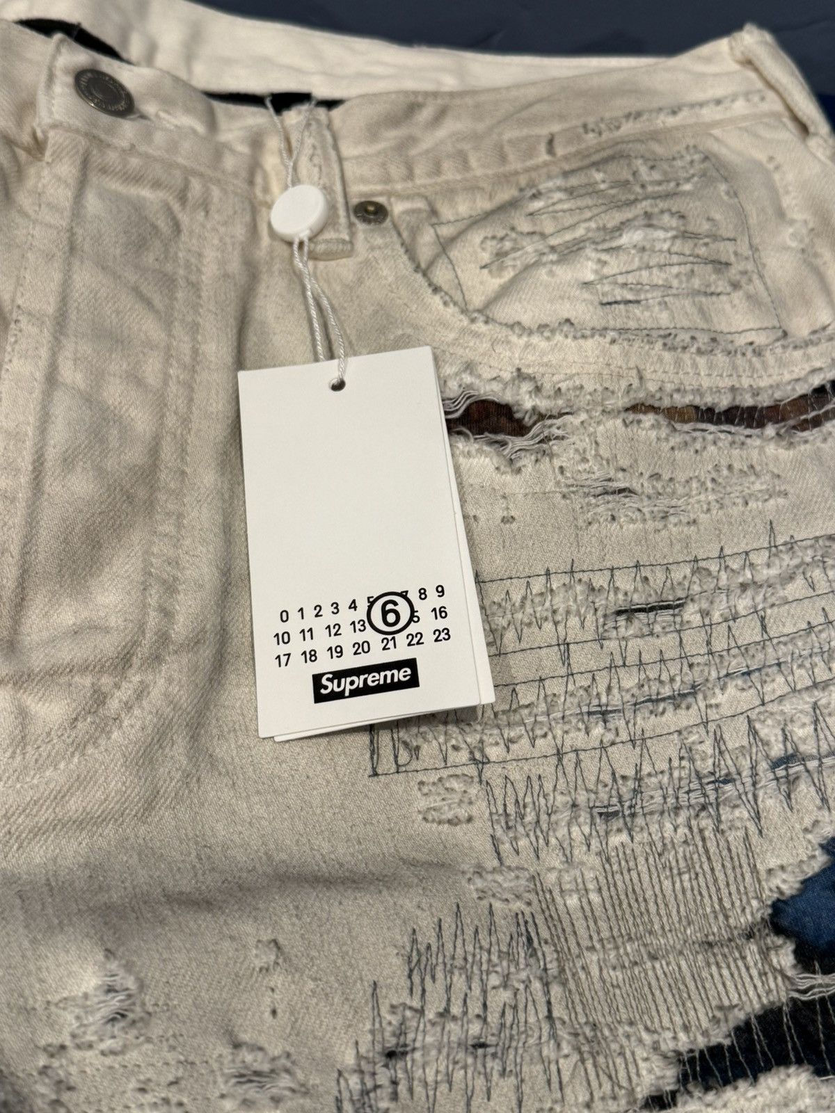 Maison Margiela × Supreme Supreme Maison Margiela Distressed Loose Fit Selvedge Jean Size US 32 / EU 48 - 4 Thumbnail