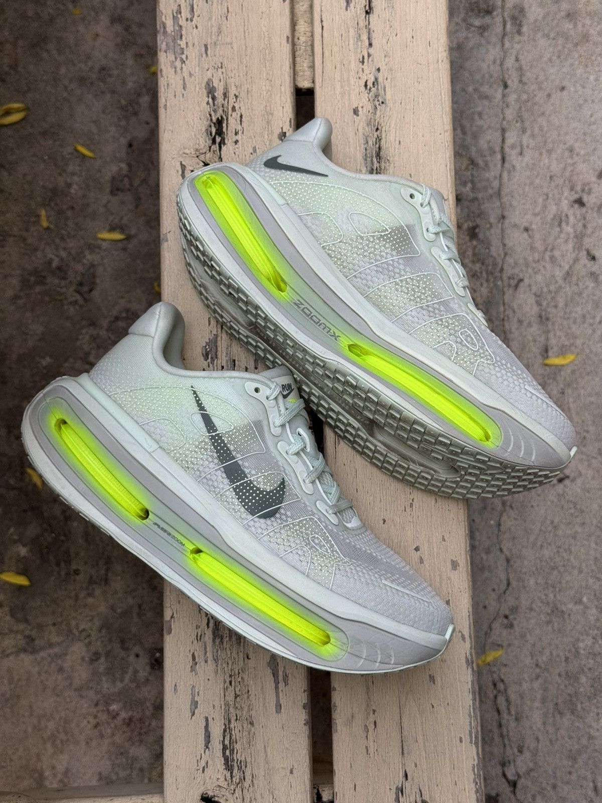 Nike Nike Vomero Premium Shoes Size US 8.5 / EU 41-42 - 3 Thumbnail