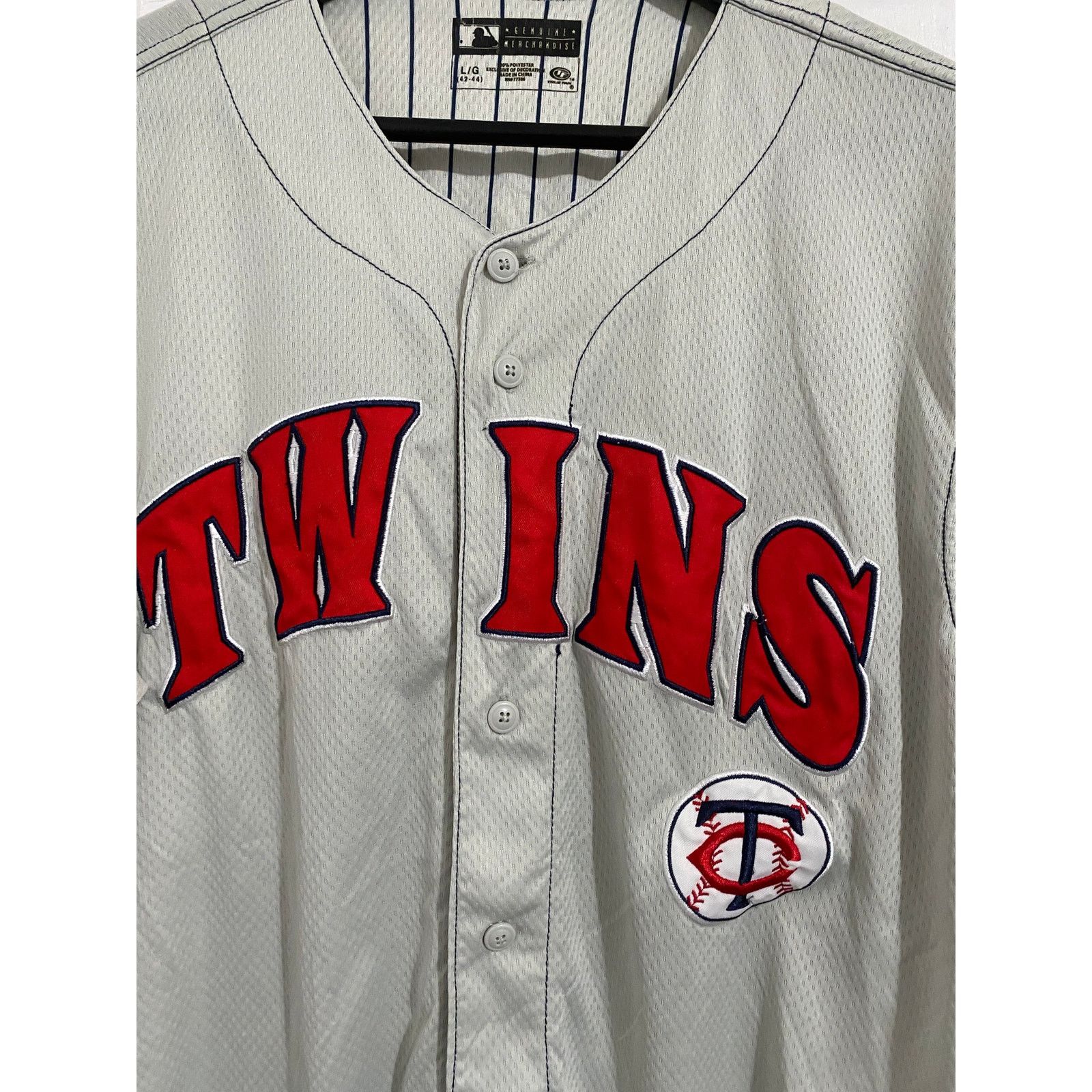 MLB Minnesota Twins Gray and Red Stitched Baseball Jersey Size L Size US L / EU 52-54 / 3 - 2 Thumbnail