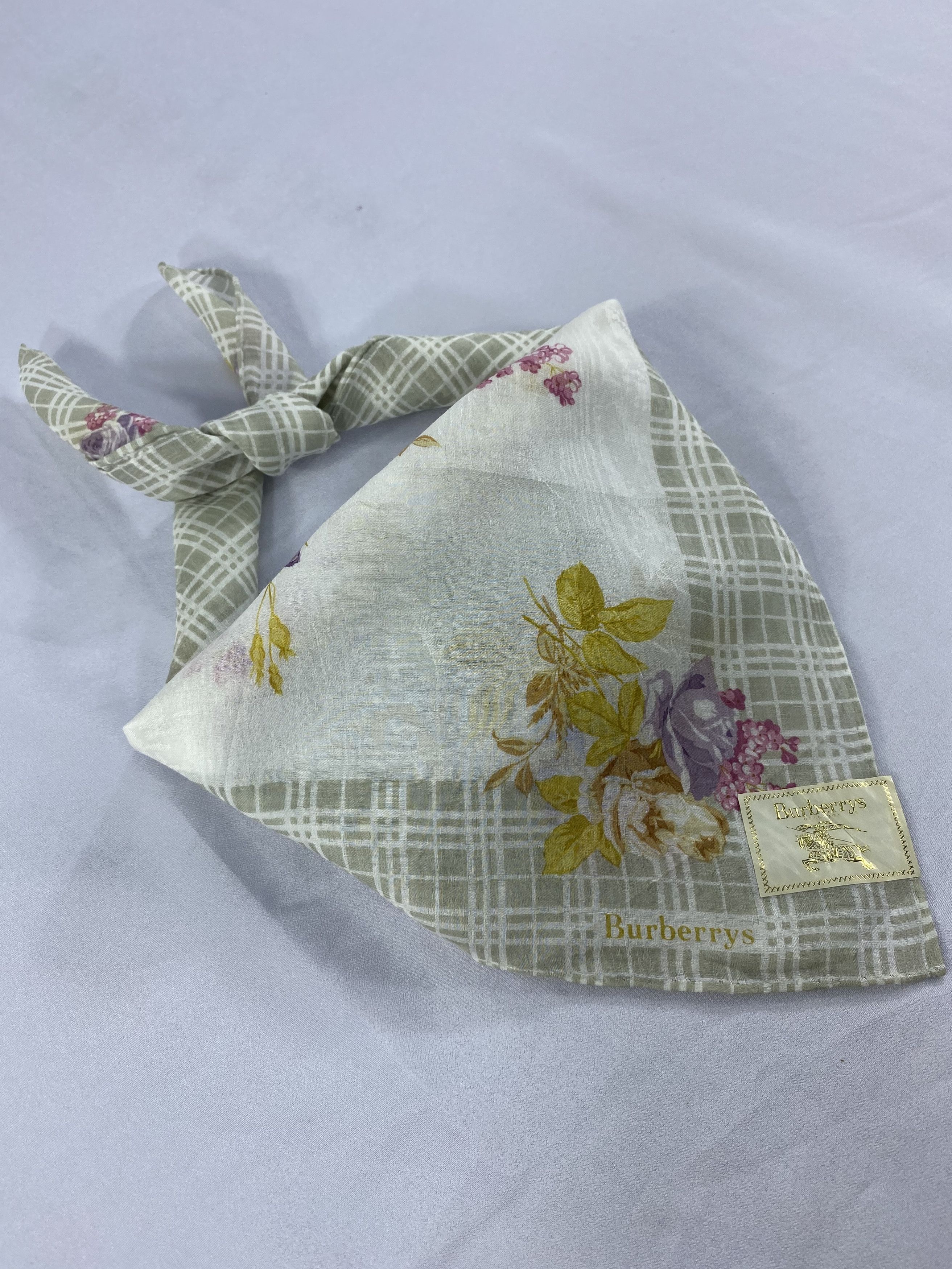 Burberry Burberrys Floral Handkerchief / Bandana / Neckerchief Size ONE SIZE - 1 Thumbnail