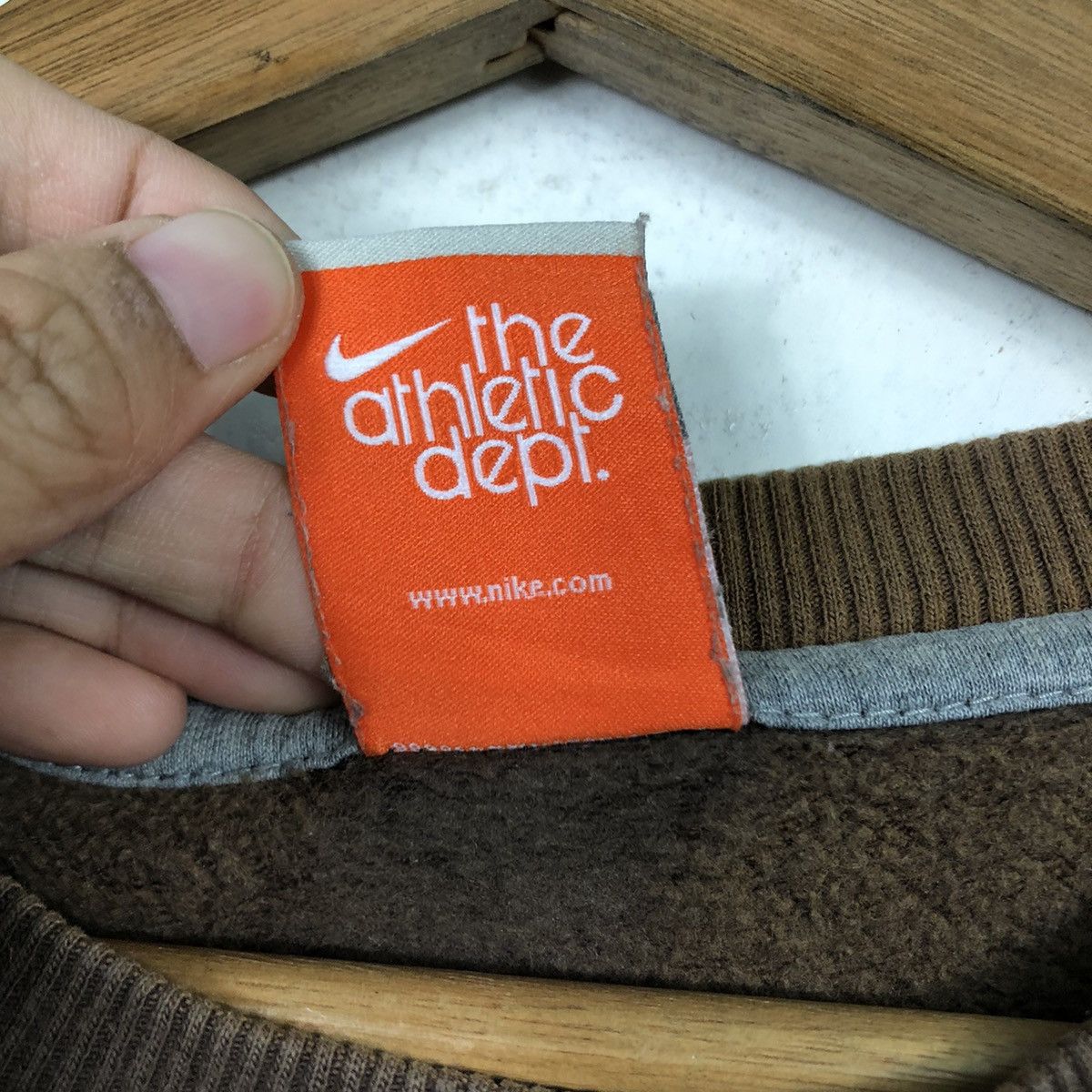 Nike Nike Essential Micro Swoosh Sweatshirt — Washed Cocoa Tone Size US L / EU 52-54 / 3 - 15 Thumbnail