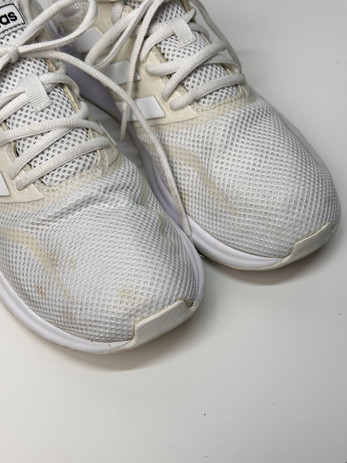 Adidas Adidas white sneakers running shoes triple minimal style Size US 8 / EU 41 - 8 Thumbnail