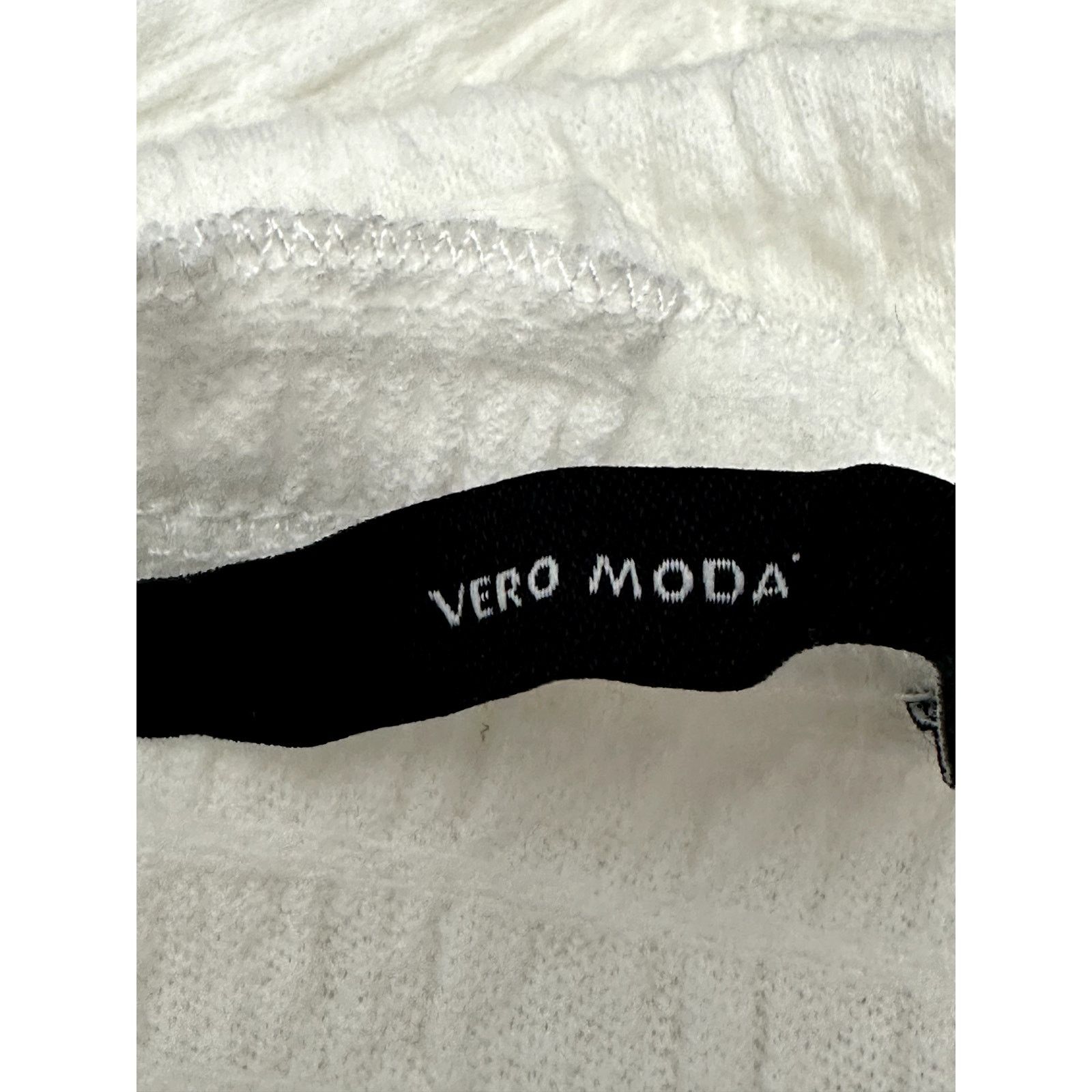 Other Vero Moda Cropped Tank Top Frill Smocked White Womens XL NWT Size XL / US 12-14 / IT 48-50 - 9 Thumbnail