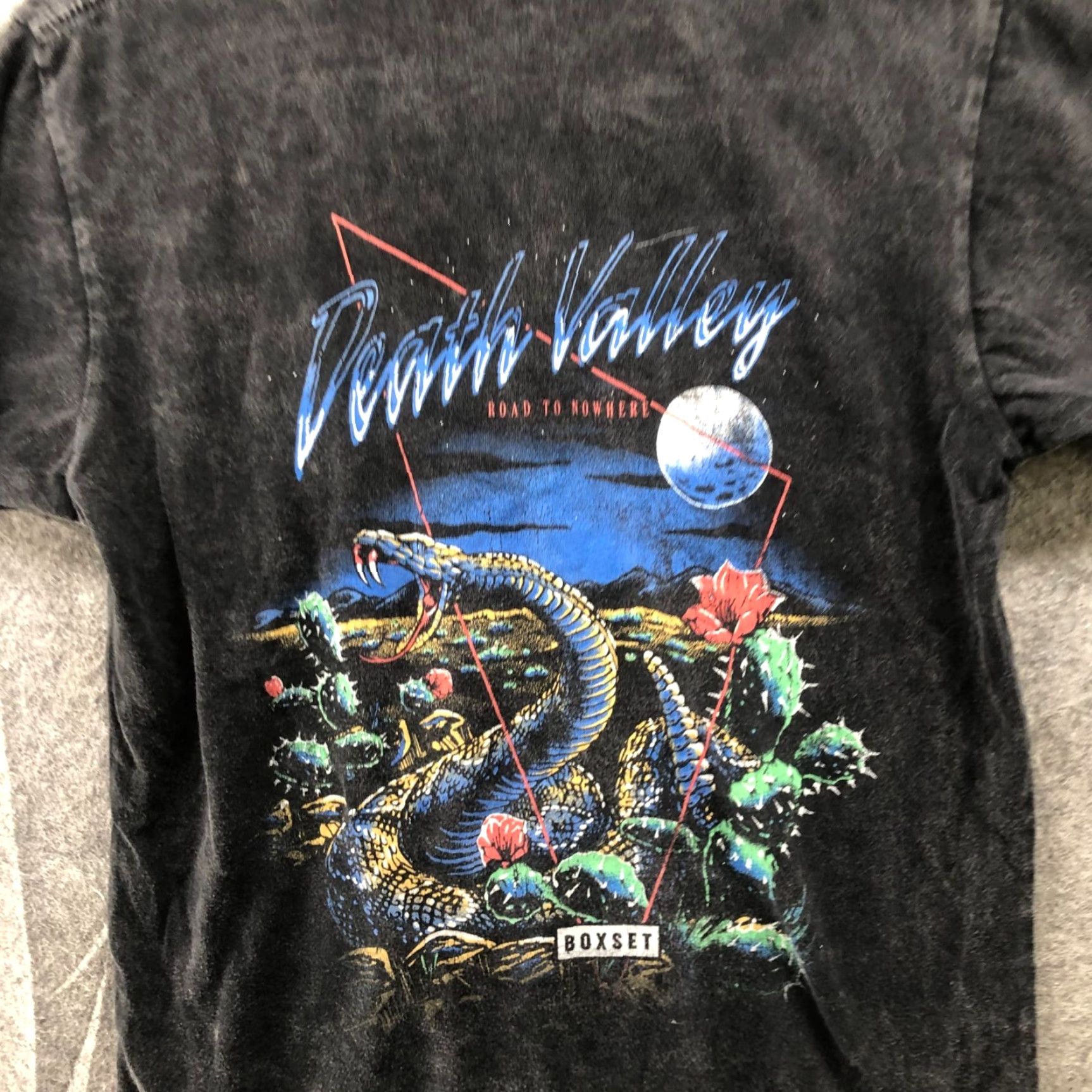 Vintage VINTAGE Boxset Death Valley T Shirt Mens S Black Desert Road To Nowhere Graphic Print Cotton Short Sleeve Crew Neck Size US S / EU 44-46 / 1 - 6 Thumbnail