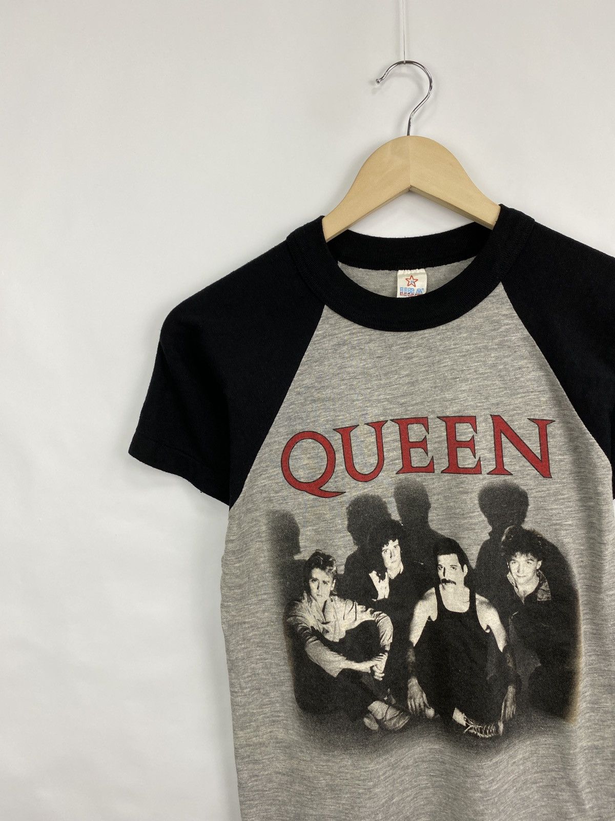 Band Tees 🇬🇧 Vintage 1984 Queen Freddie Mercury Rare T-Shirt Retro Hype Size US M / EU 48-50 / 2 - 3 Thumbnail