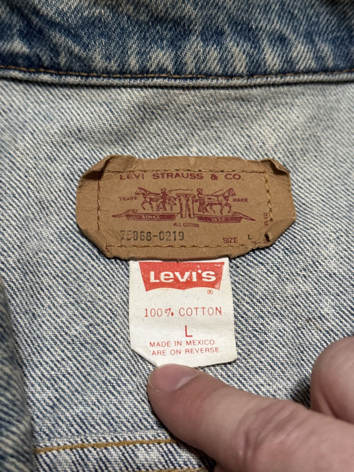 Levi's Vintage Clothing Vintage 80s Levi’s Denim Trucker Jacket Large Distressed Size US L / EU 52-54 / 3 - 5 Thumbnail