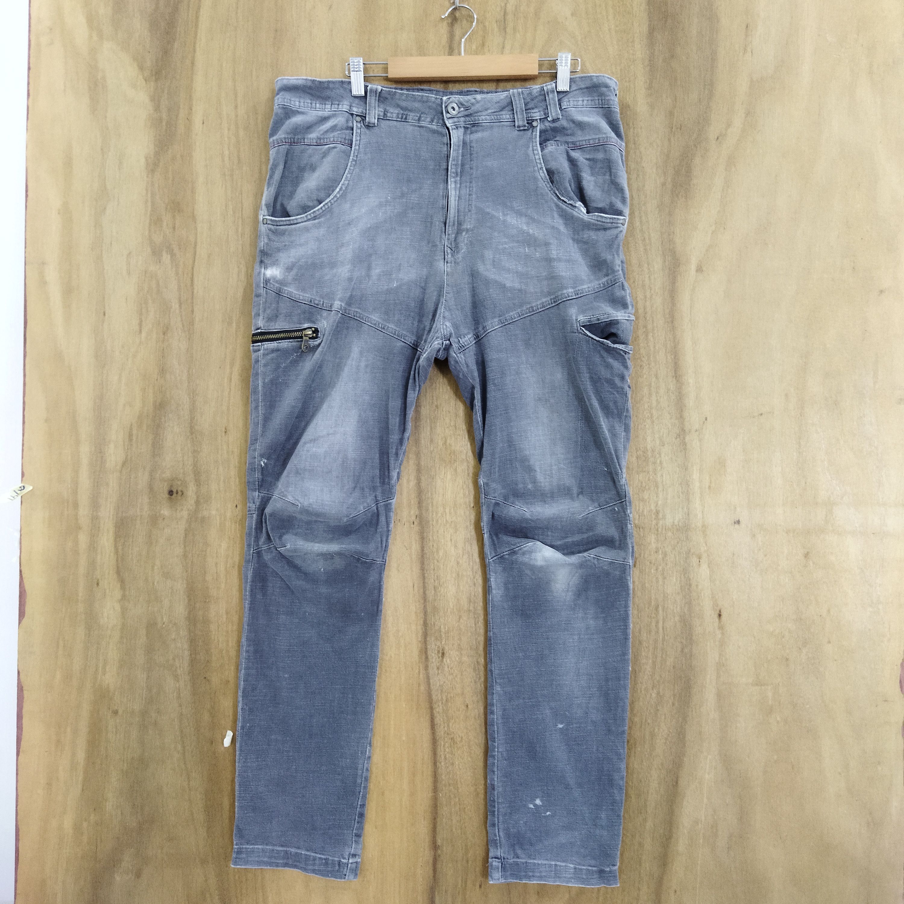 Japanese Brand AERO STRETCH DENIM FADED BLACK CARGO PANTS Size US 36 / EU 52 - 1 Thumbnail